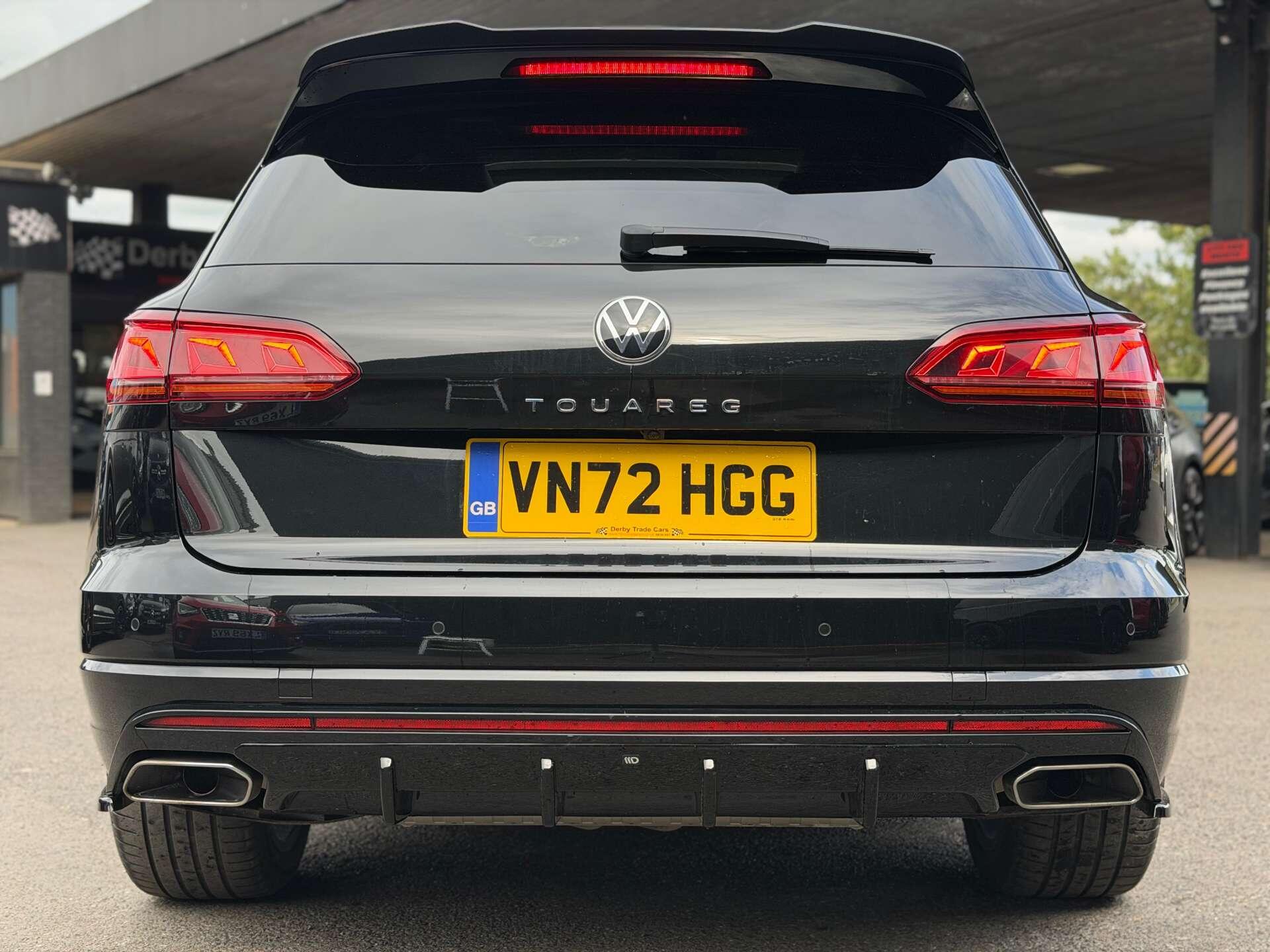 Volkswagen Touareg view 7