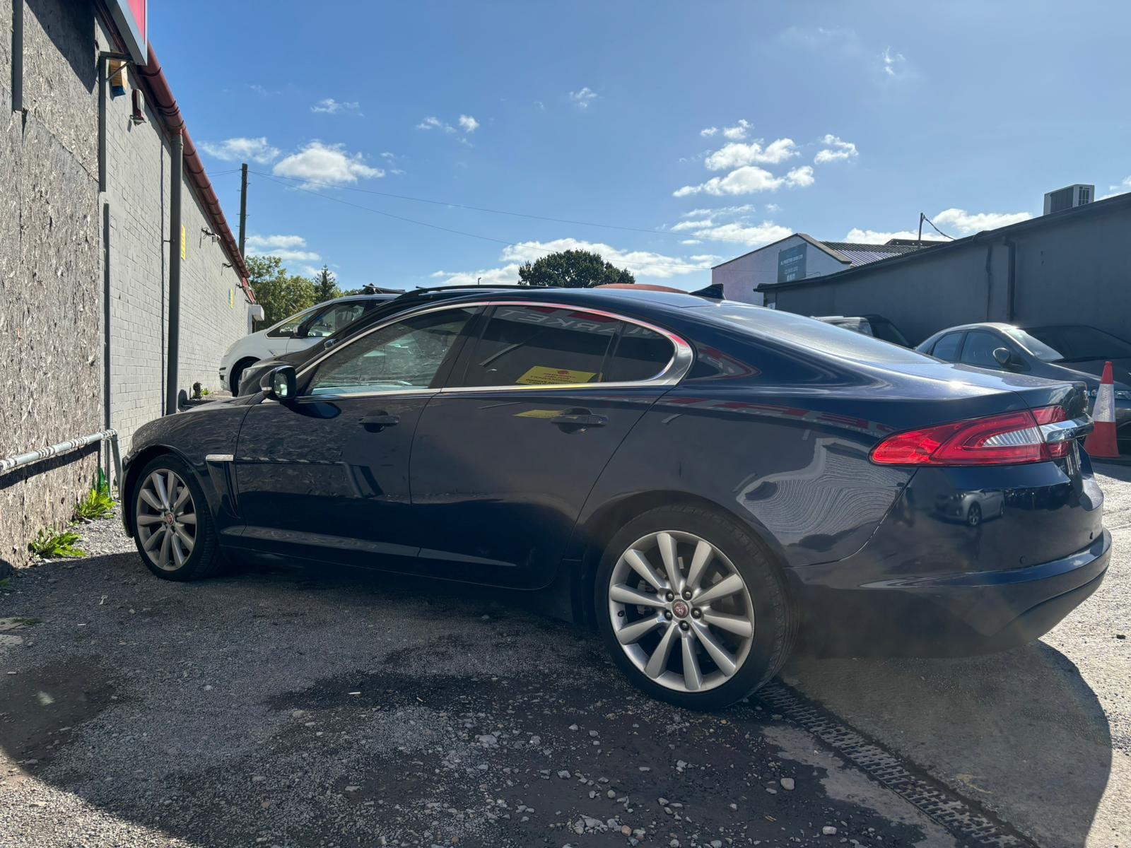 Jaguar XF view 5
