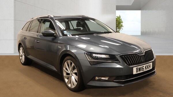 Skoda Superb view 5