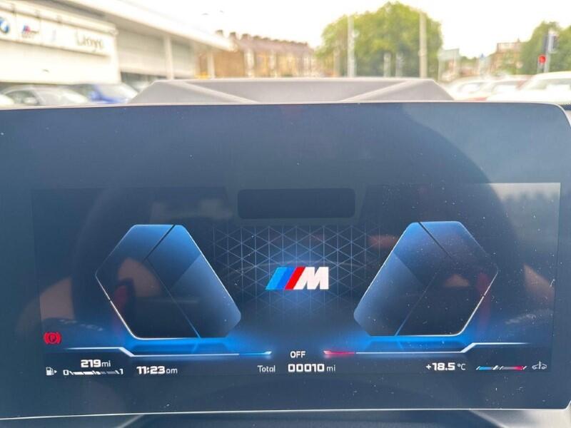 BMW 1 Series view 9