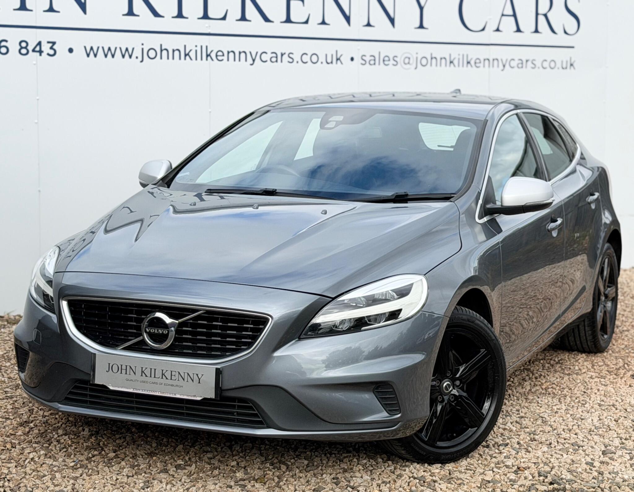 Volvo V40 view 3