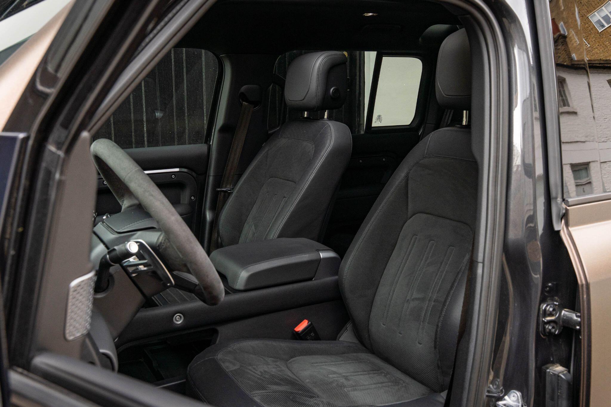 Land Rover Defender view 61