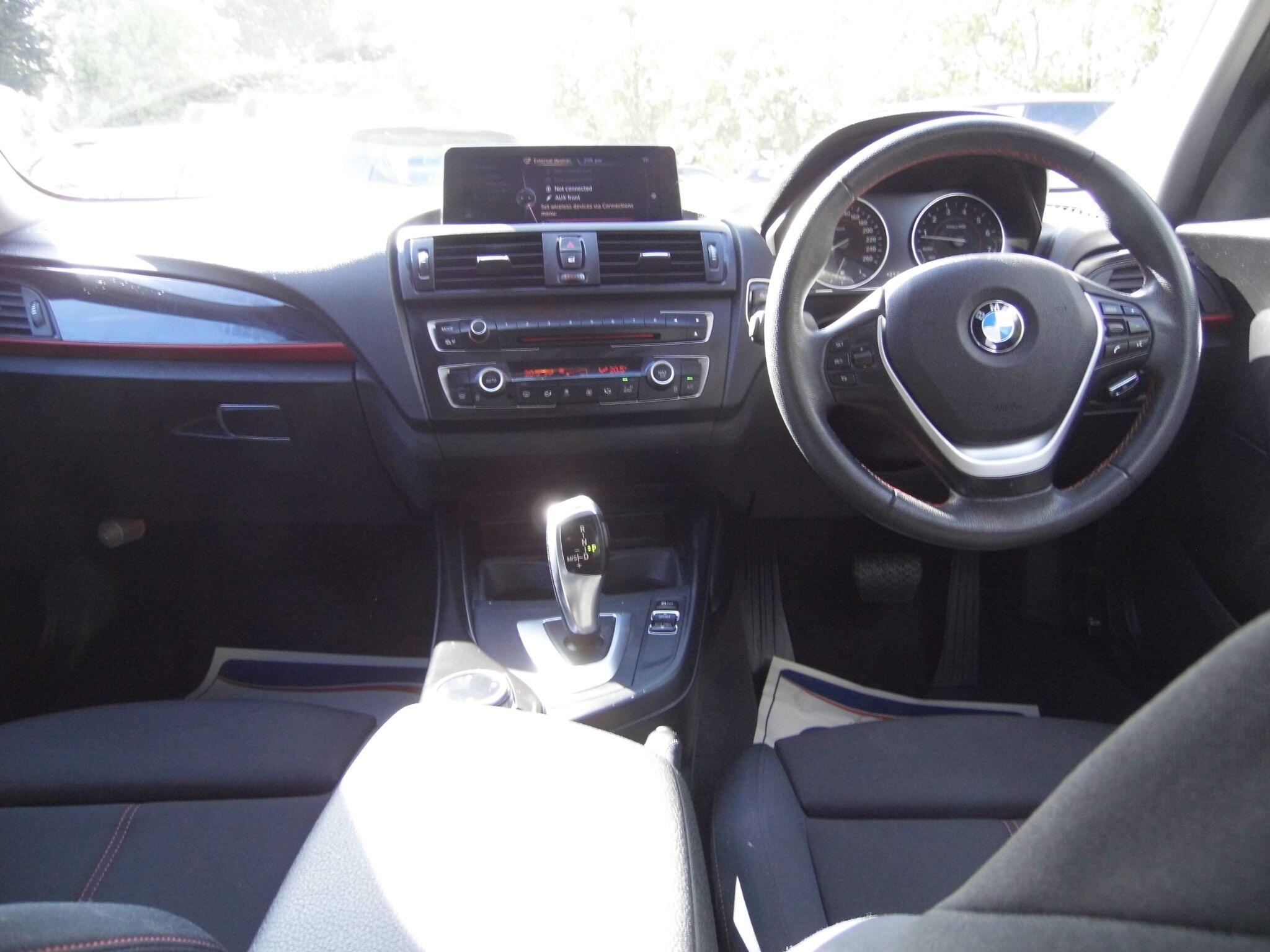 BMW 1 Series view 9