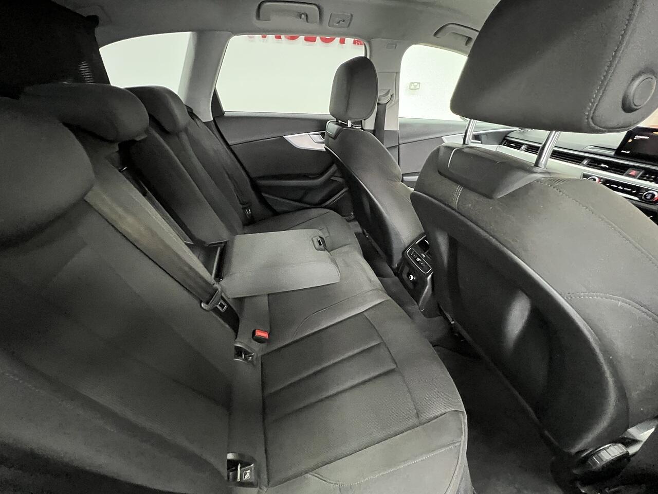 Audi A4 view 15