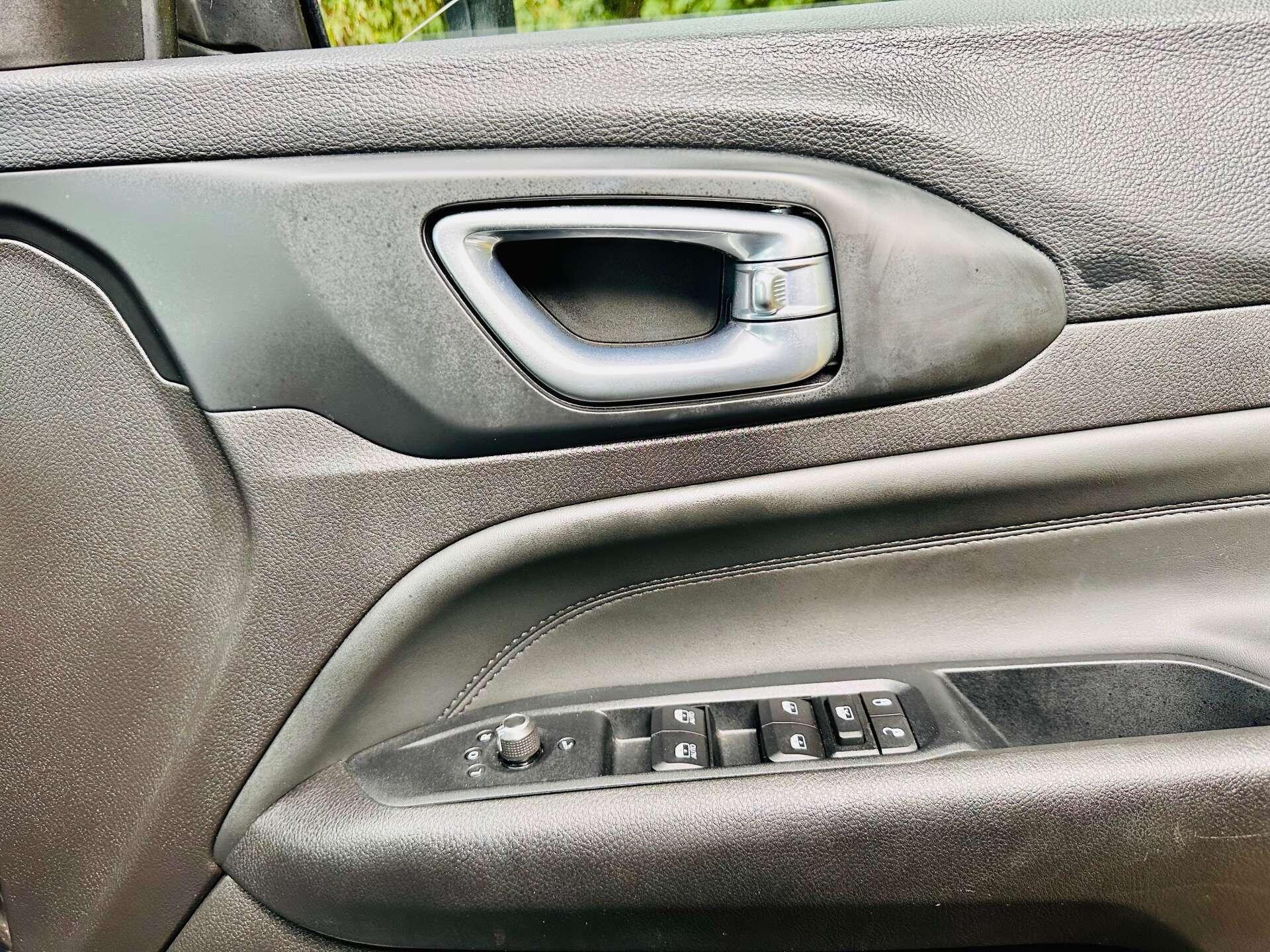 Jeep Compass view 26