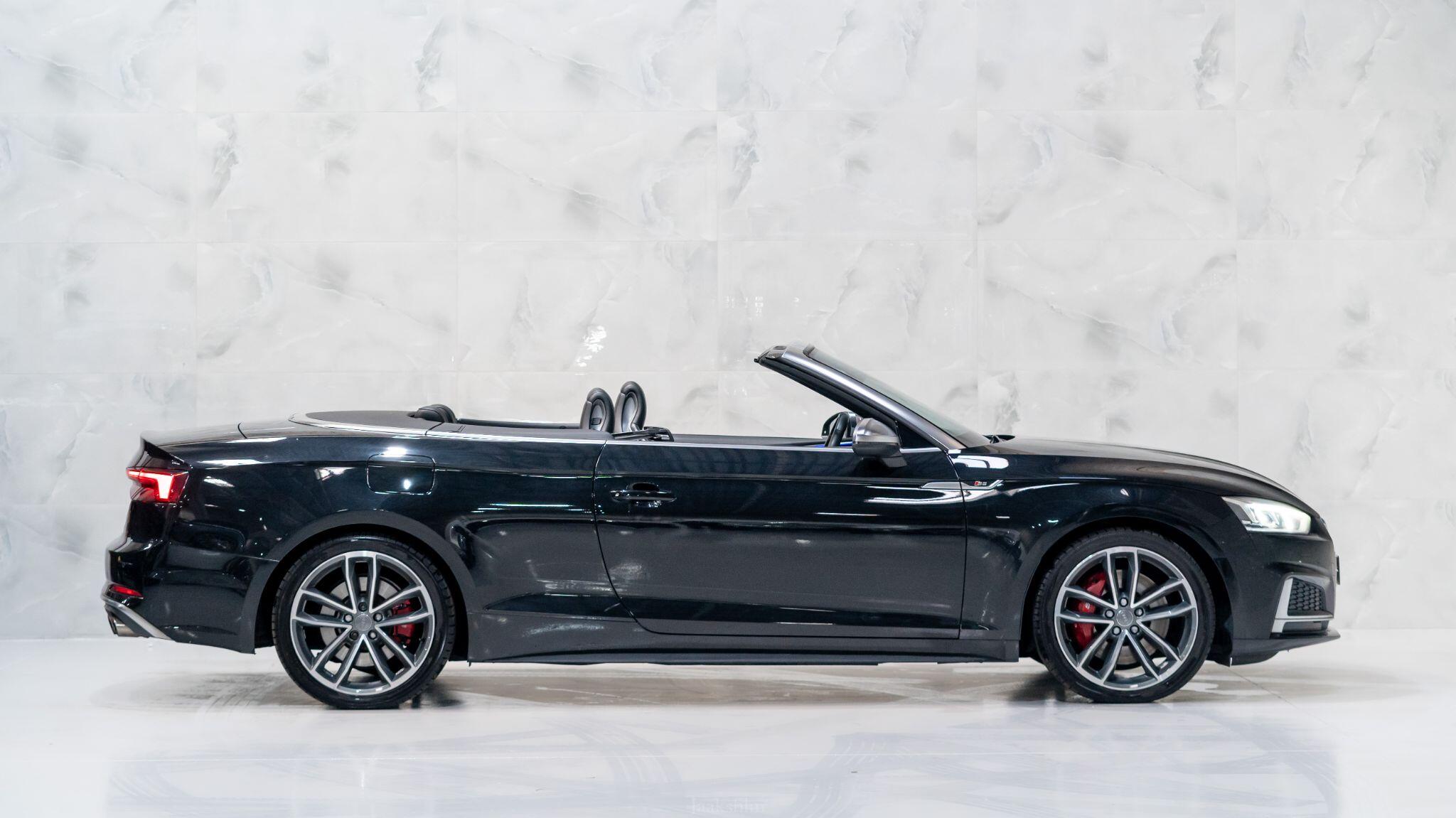 Audi S5 view 8
