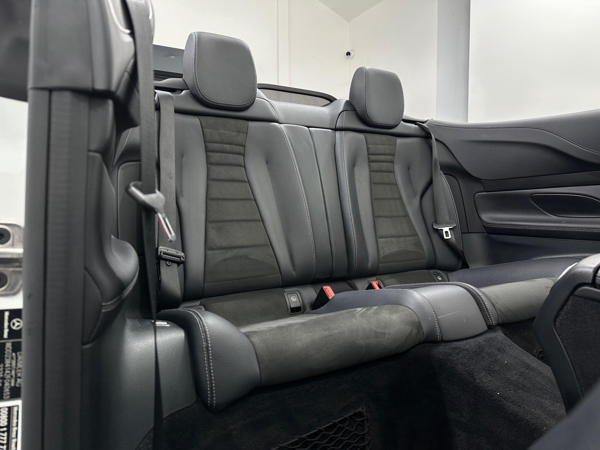 Mercedes-Benz E-Class view 40