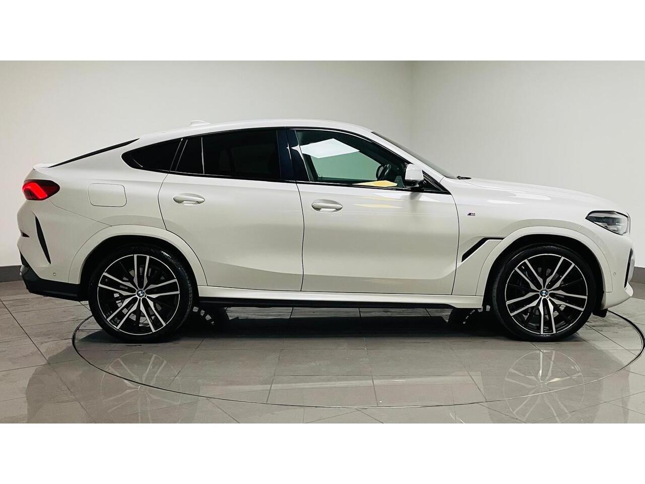 BMW X6 view 10