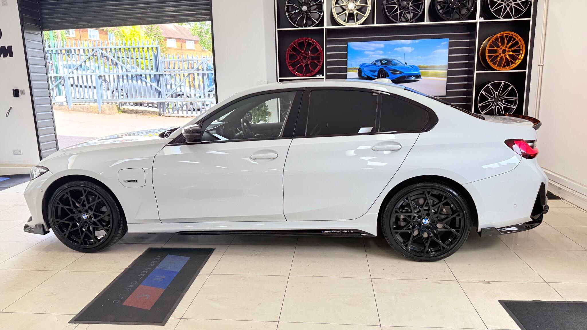 BMW 3 Series view 42