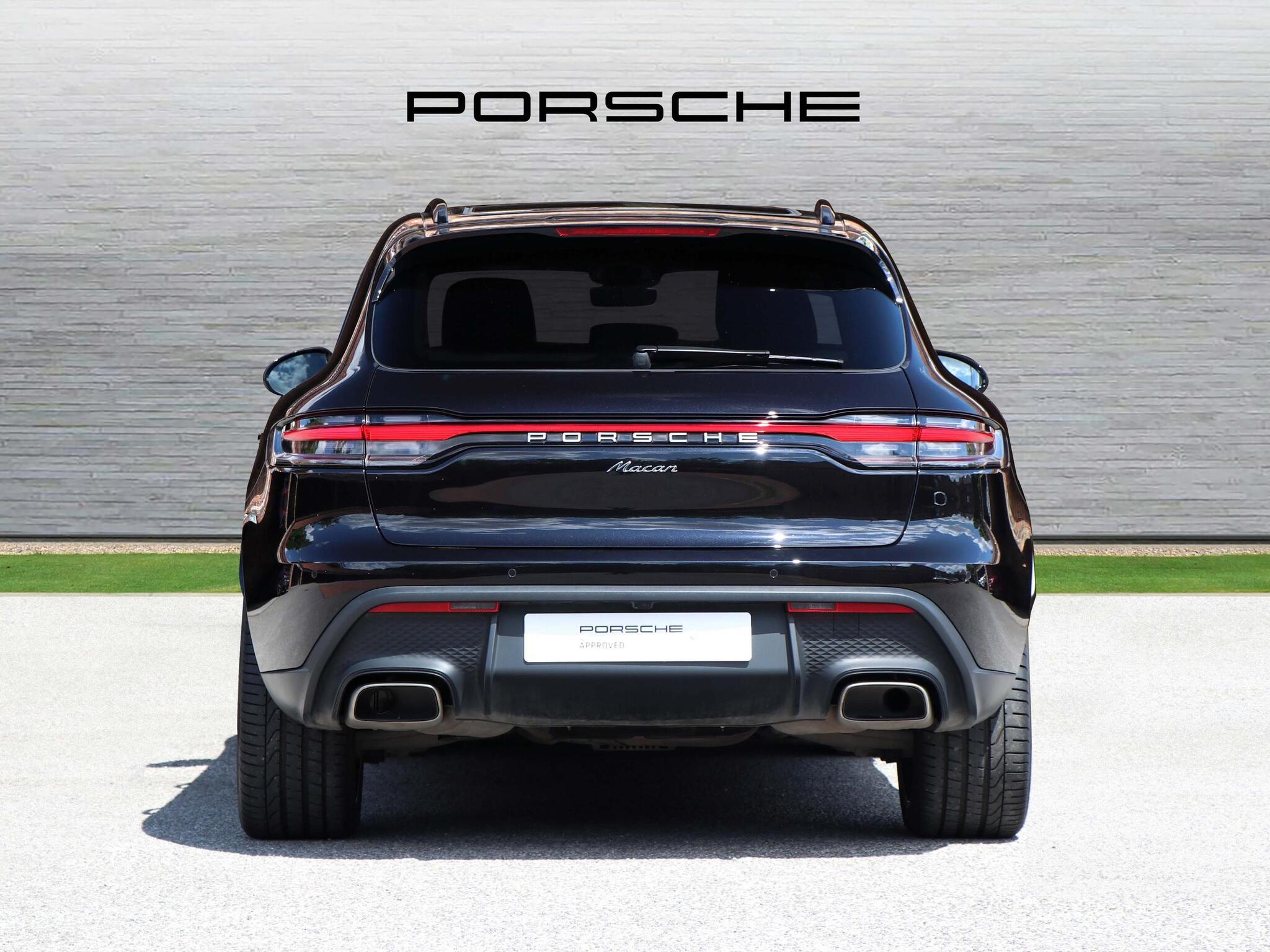 Porsche Macan view 8