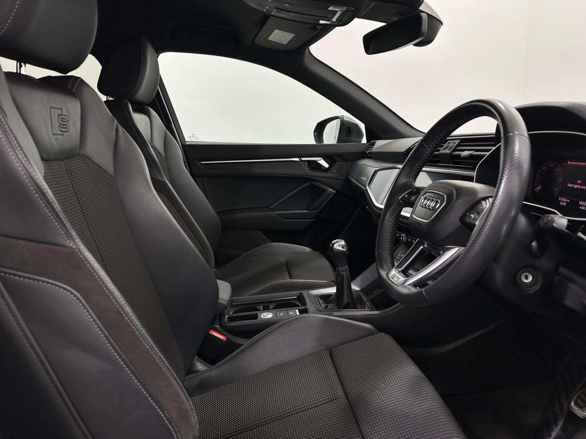 Audi Q3 view 31