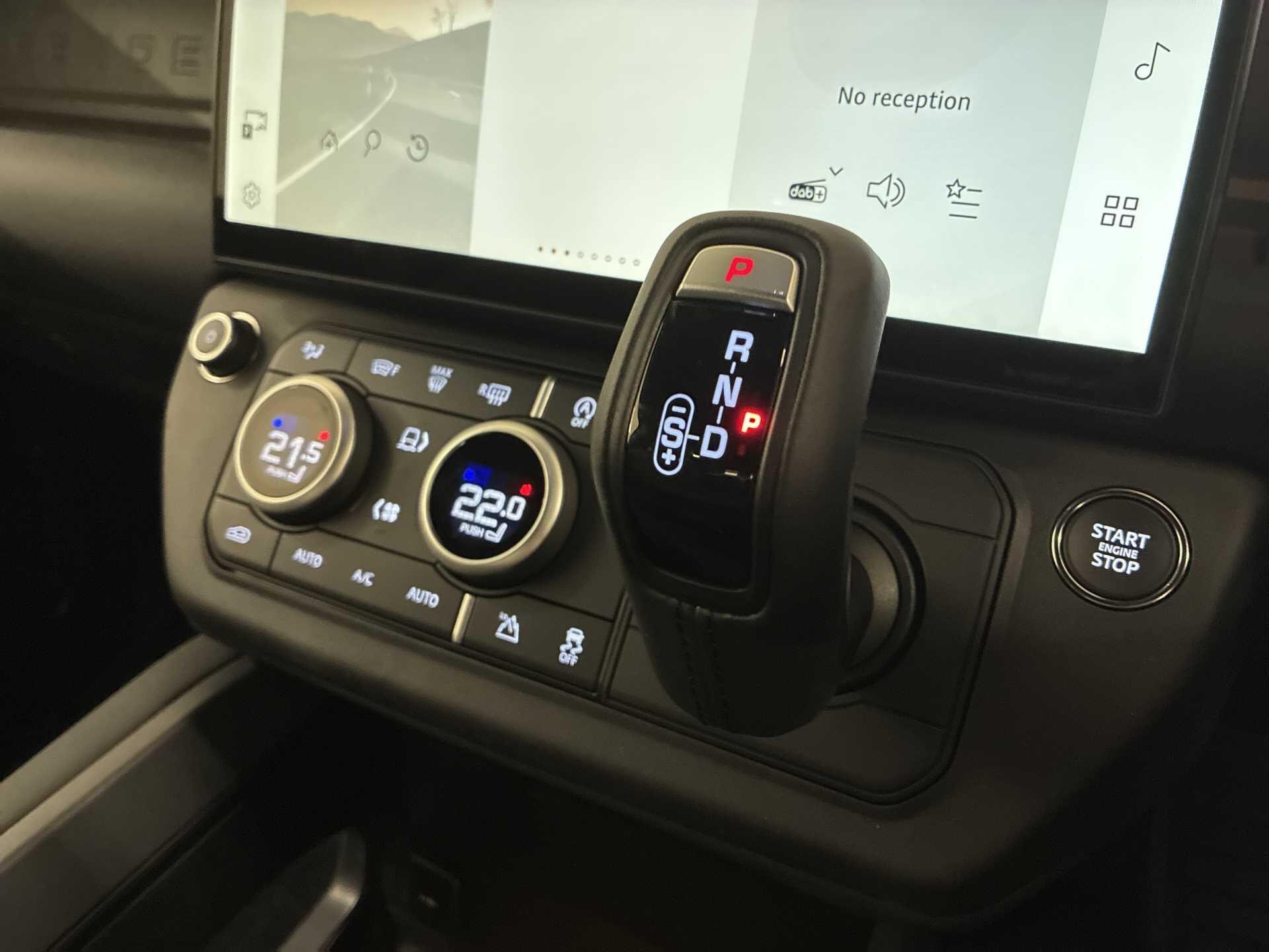 Land Rover Defender view 13