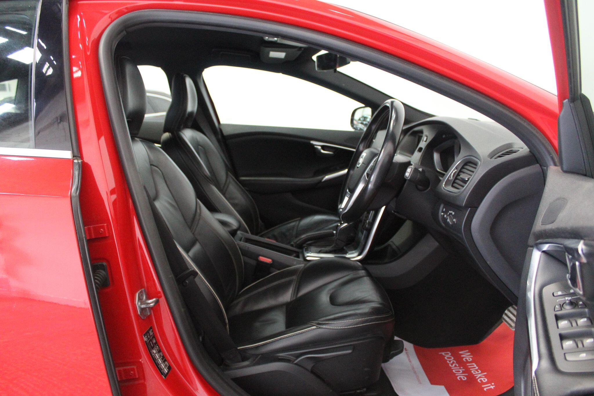 Volvo V40 view 28