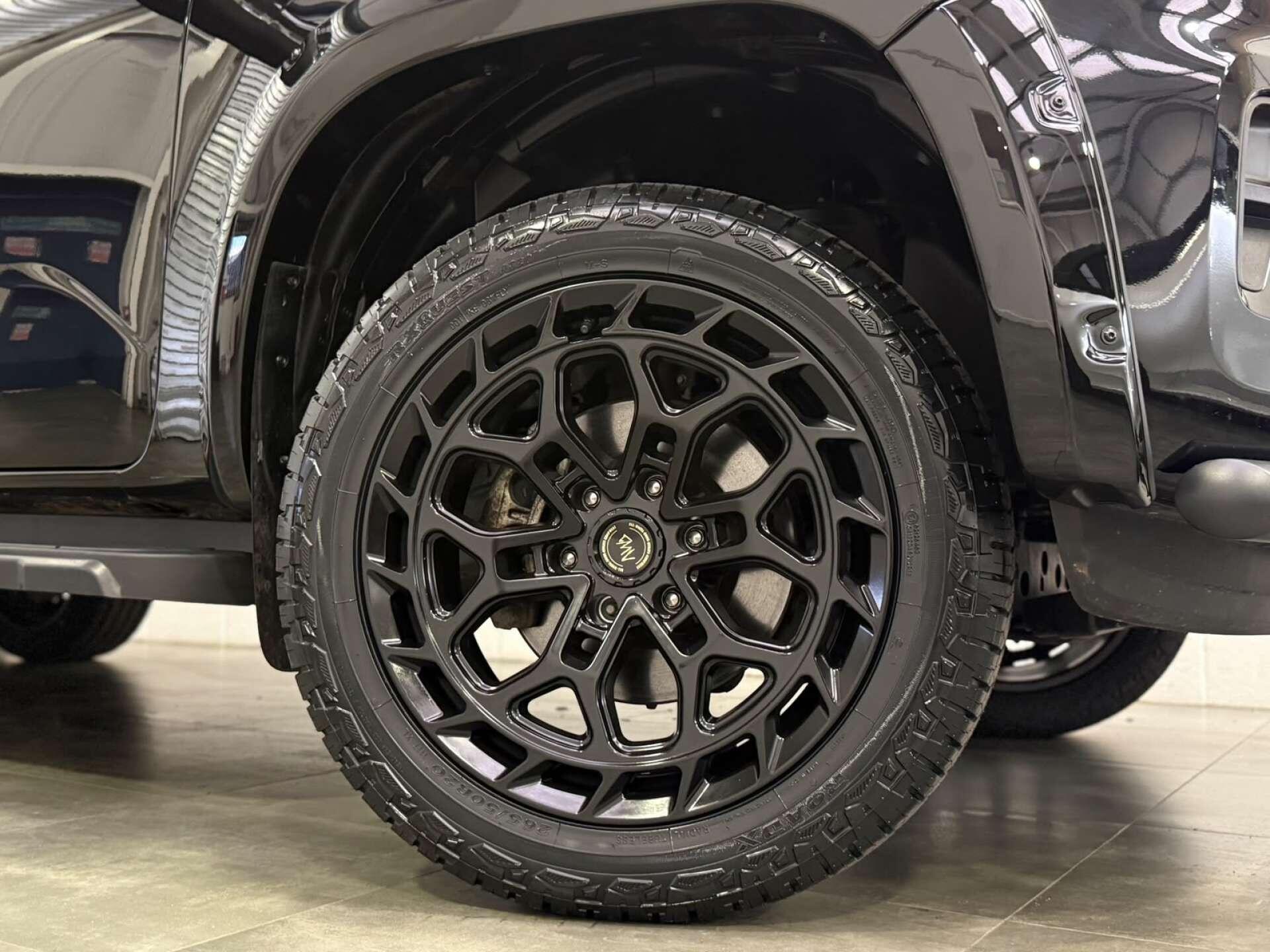 Volkswagen Amarok view 27