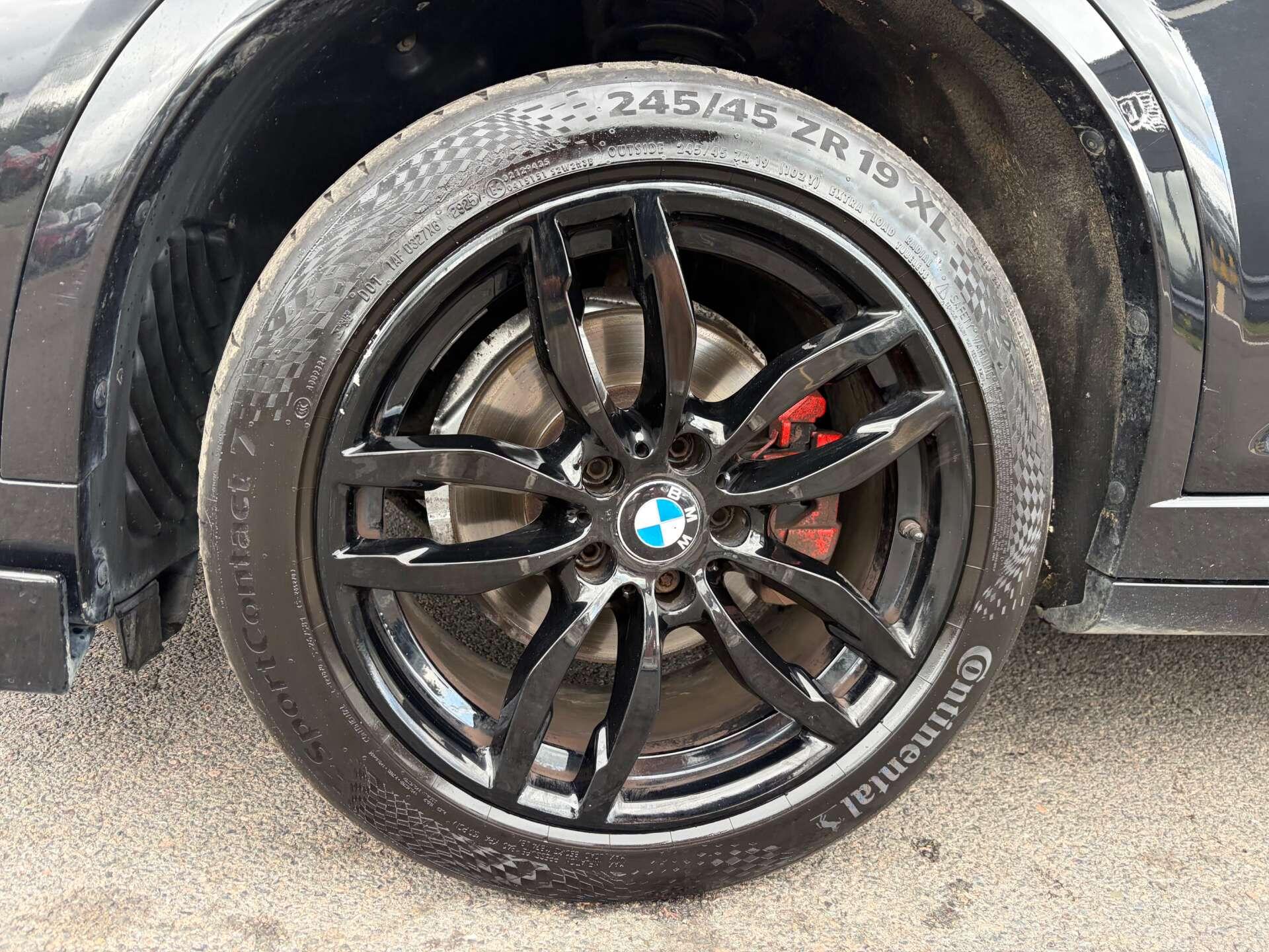 BMW X4 view 10