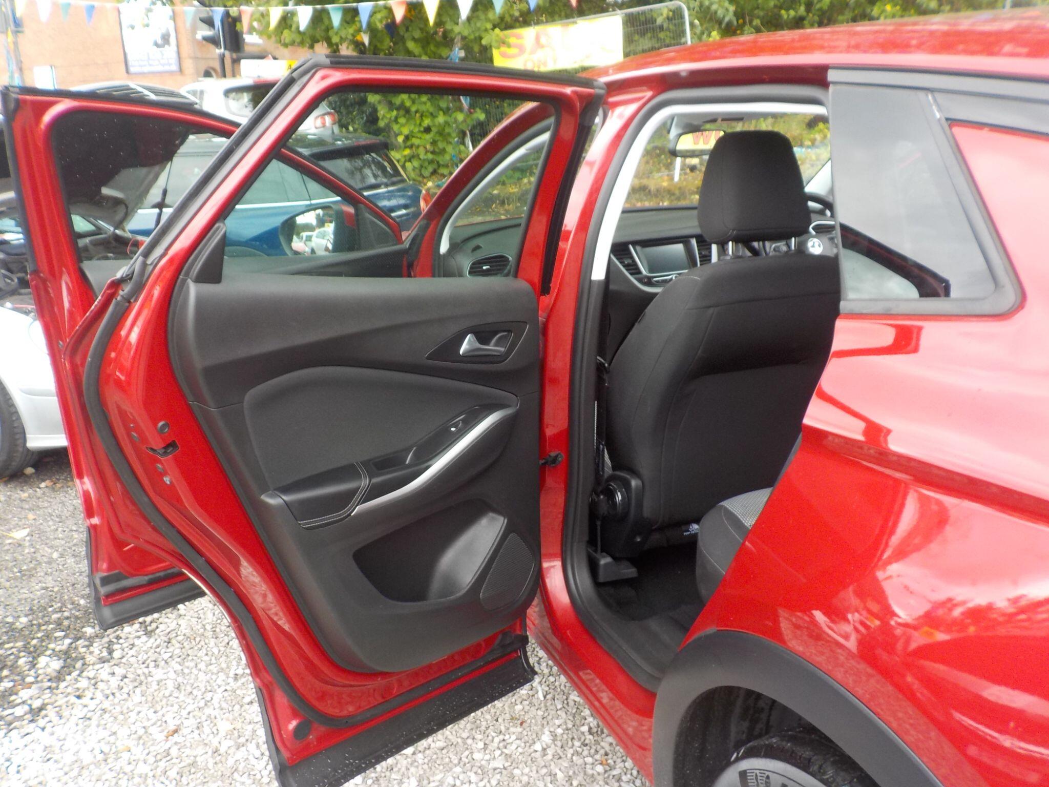Vauxhall Grandland X 1.2 Turbo SE Euro 6 (s/s) 5dr
