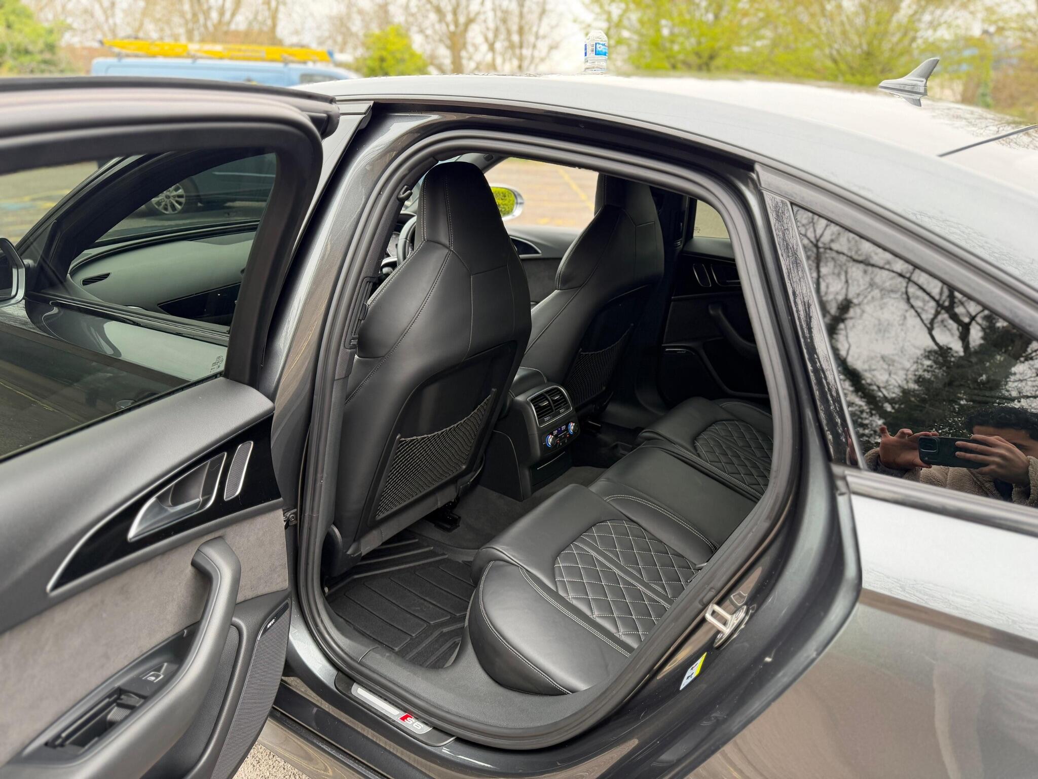 Audi S6 view 17