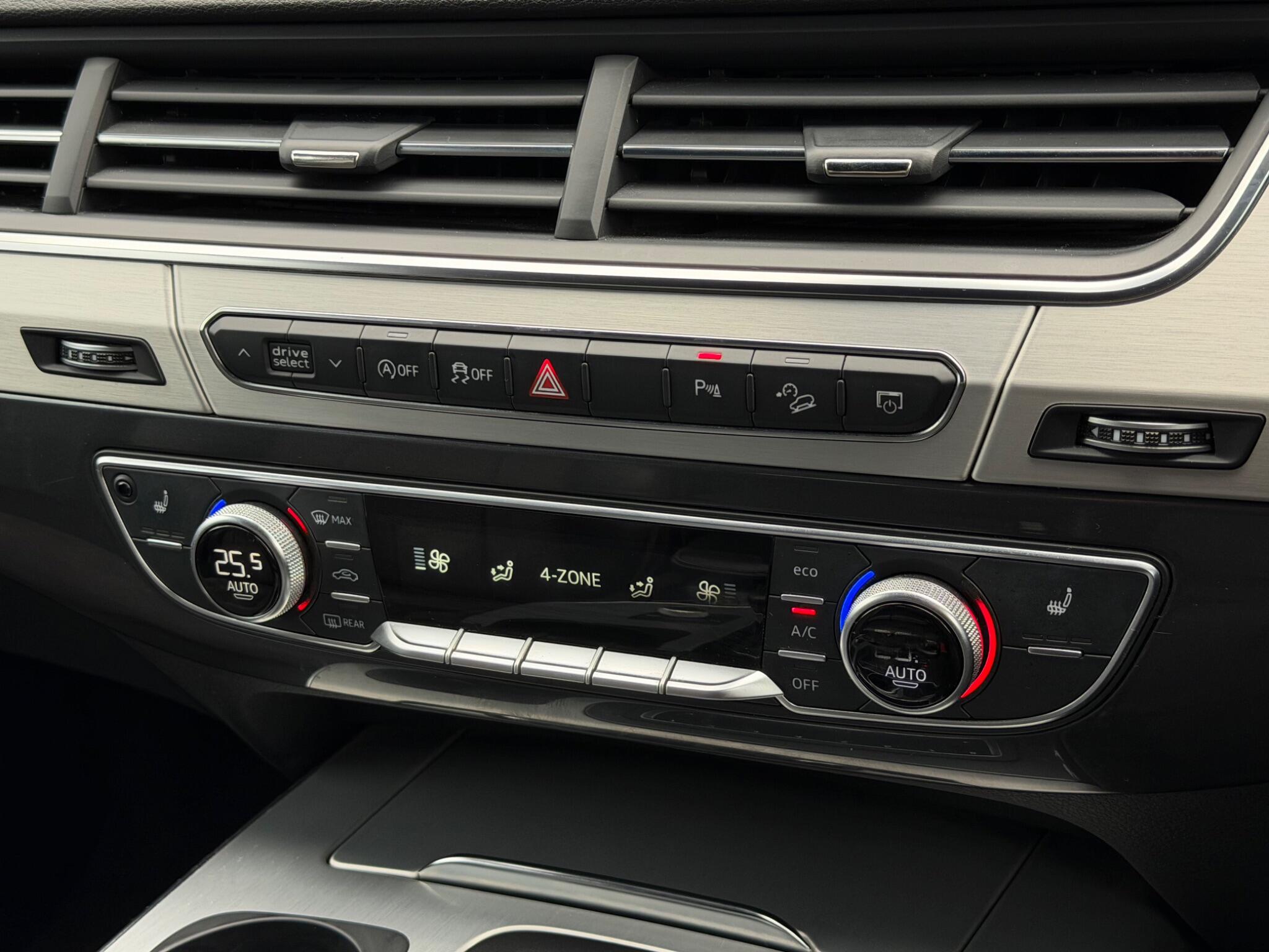 Audi Q7 view 37