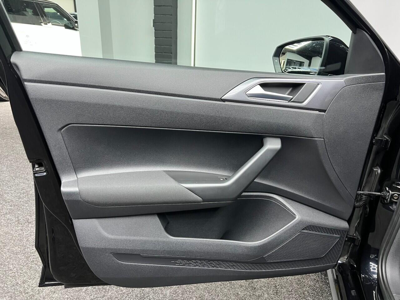 Volkswagen Polo view 27
