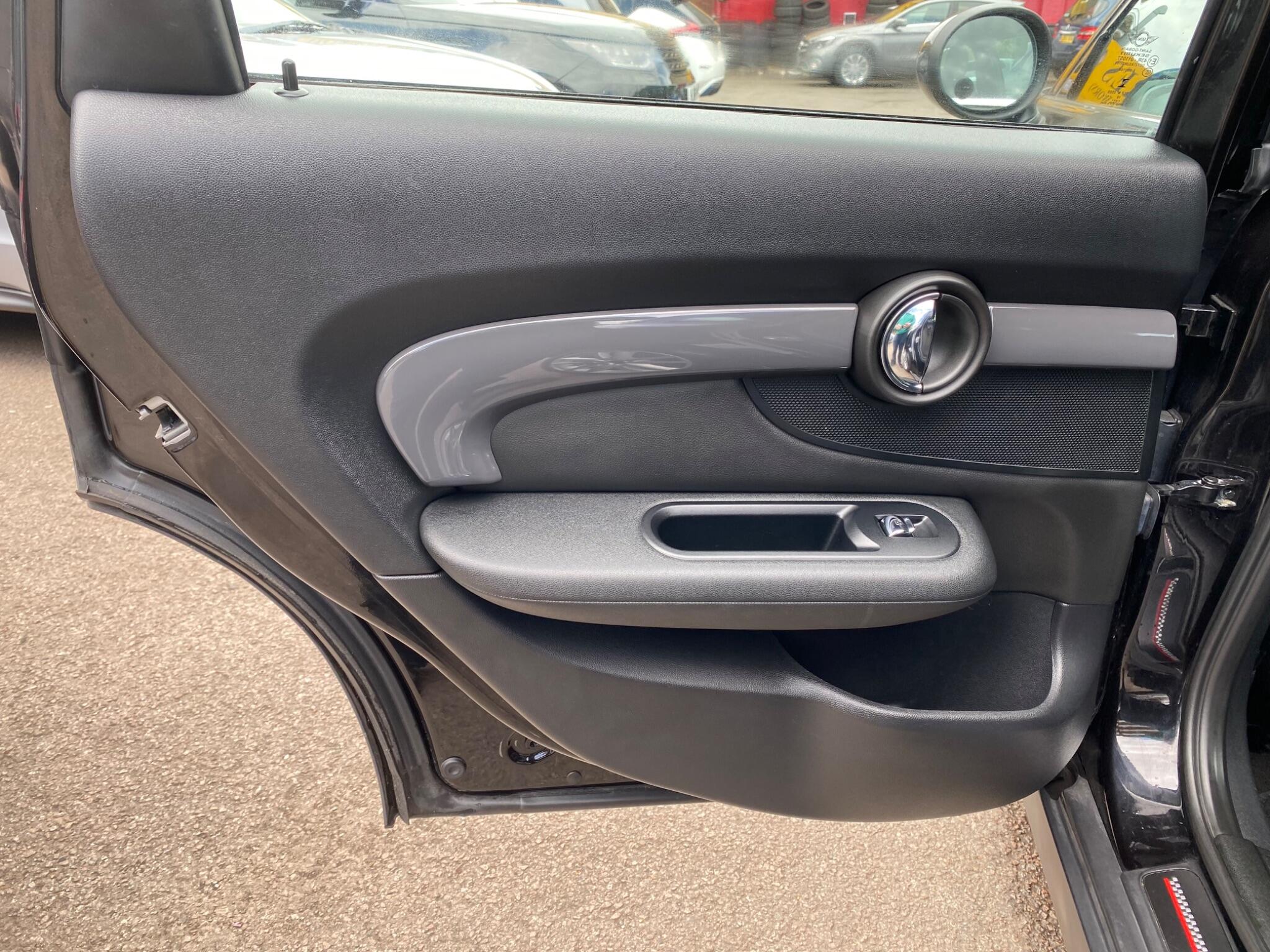 Mini Clubman view 29