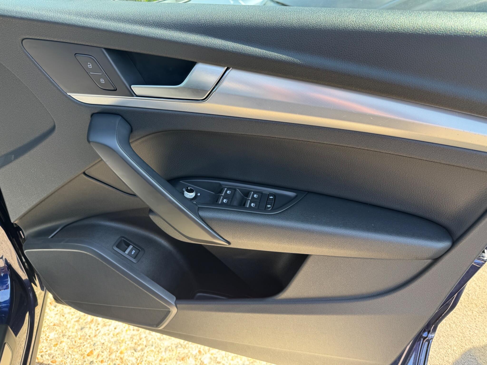 Audi Q5 view 22