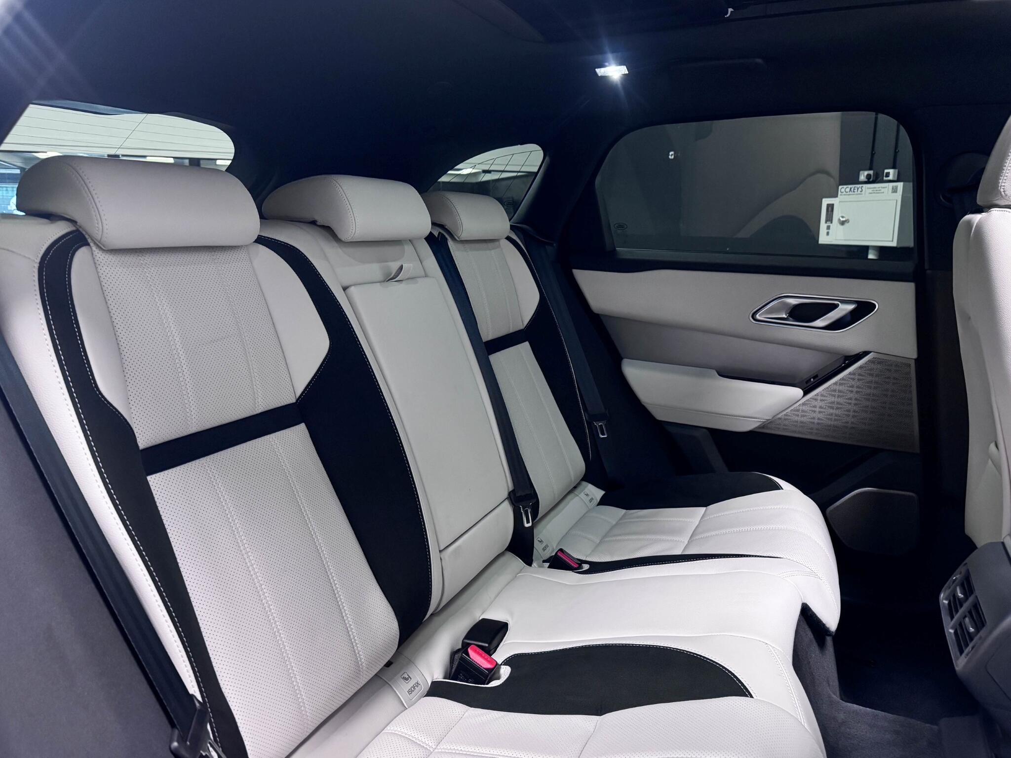 Land Rover Range Rover Velar view 29