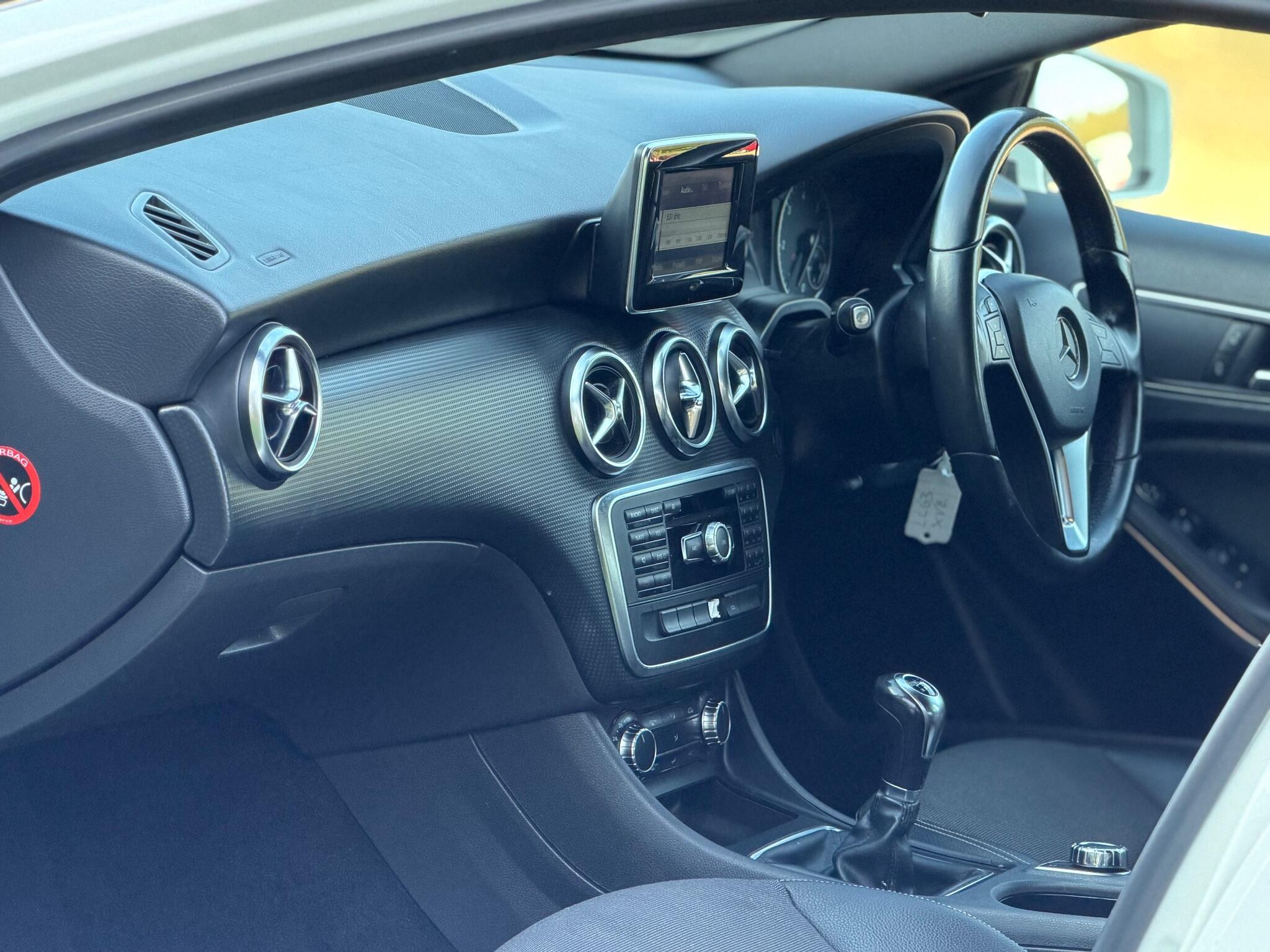 2013 Mercedes-Benz A Class 1.5 A180 CDI SE Euro 5 (s/s) 5dr image 14