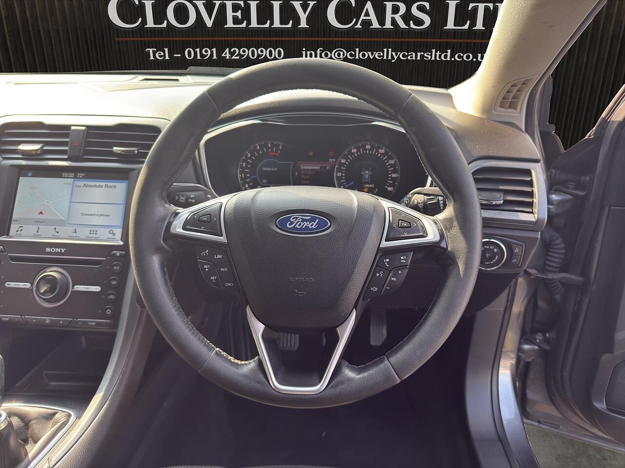 Ford Mondeo view 25
