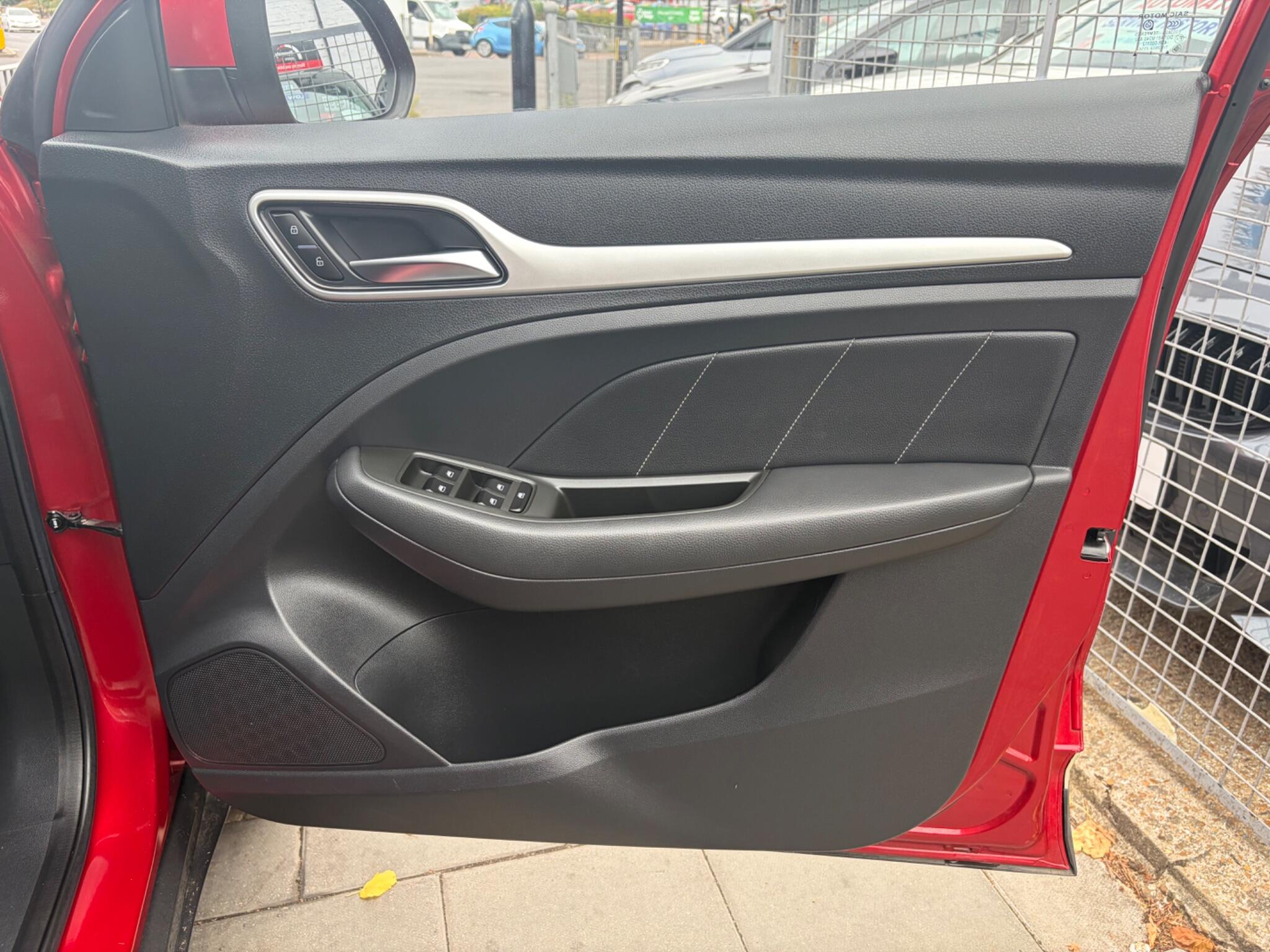 MG ZS view 60