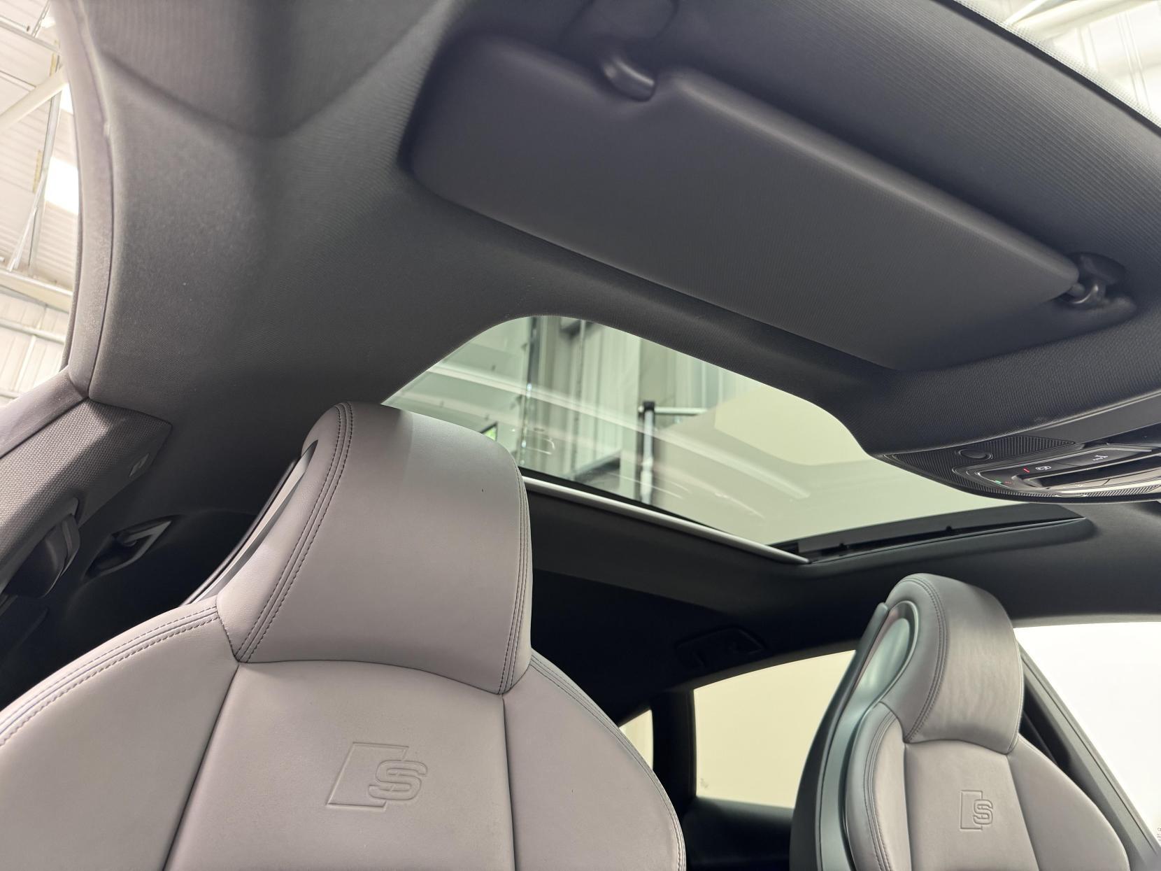 Audi S5 view 25