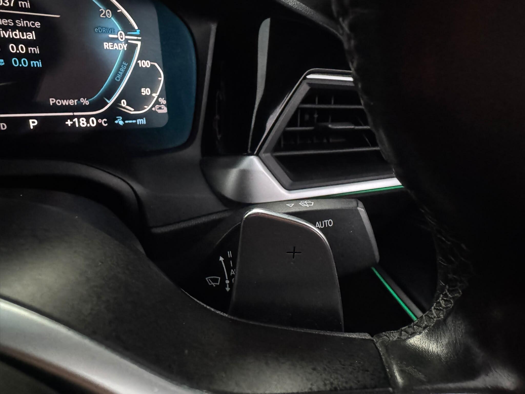 BMW 3 Series view 90