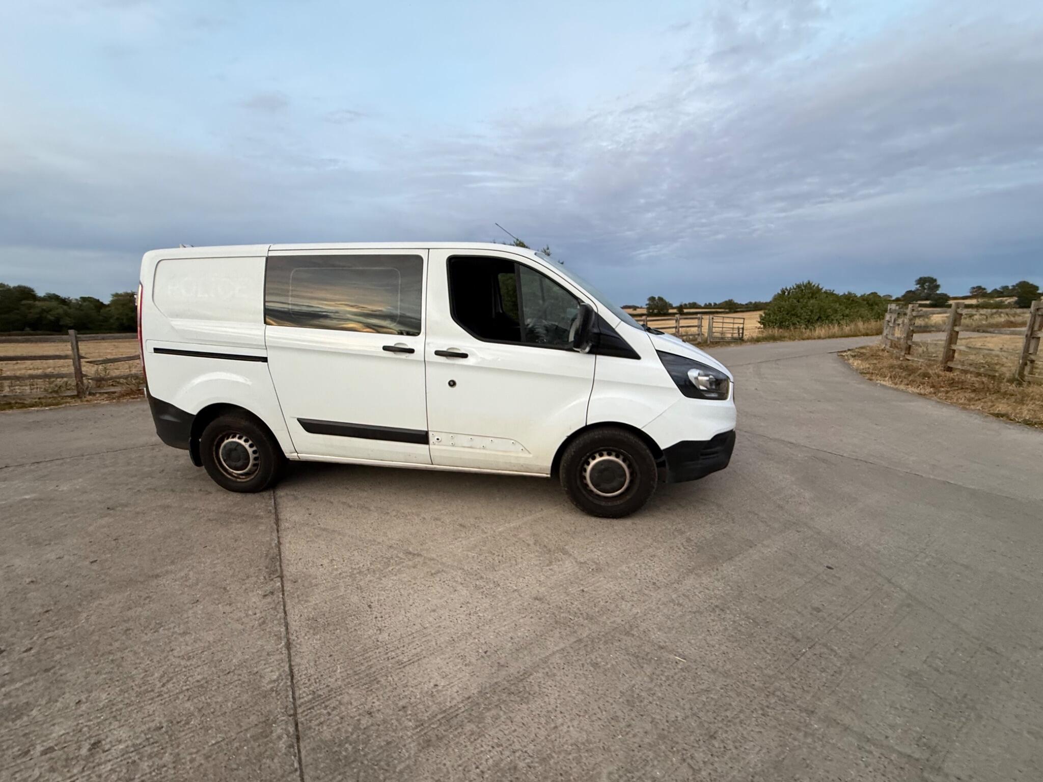 Ford Transit Custom 2.0 320 EcoBlue L1 H1 Euro 6 5dr — photo 17 of 82