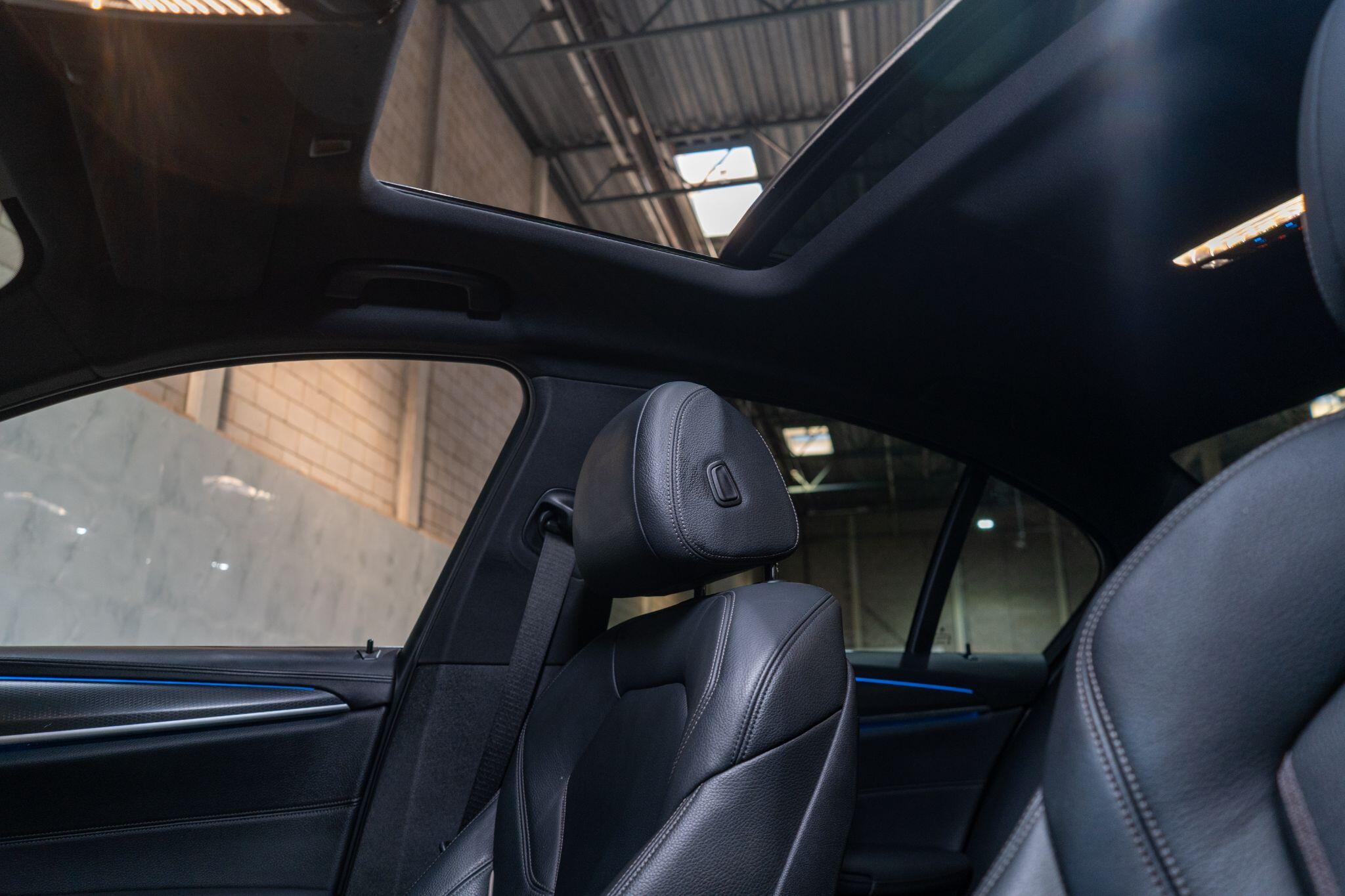 BMW 5 Series view 46