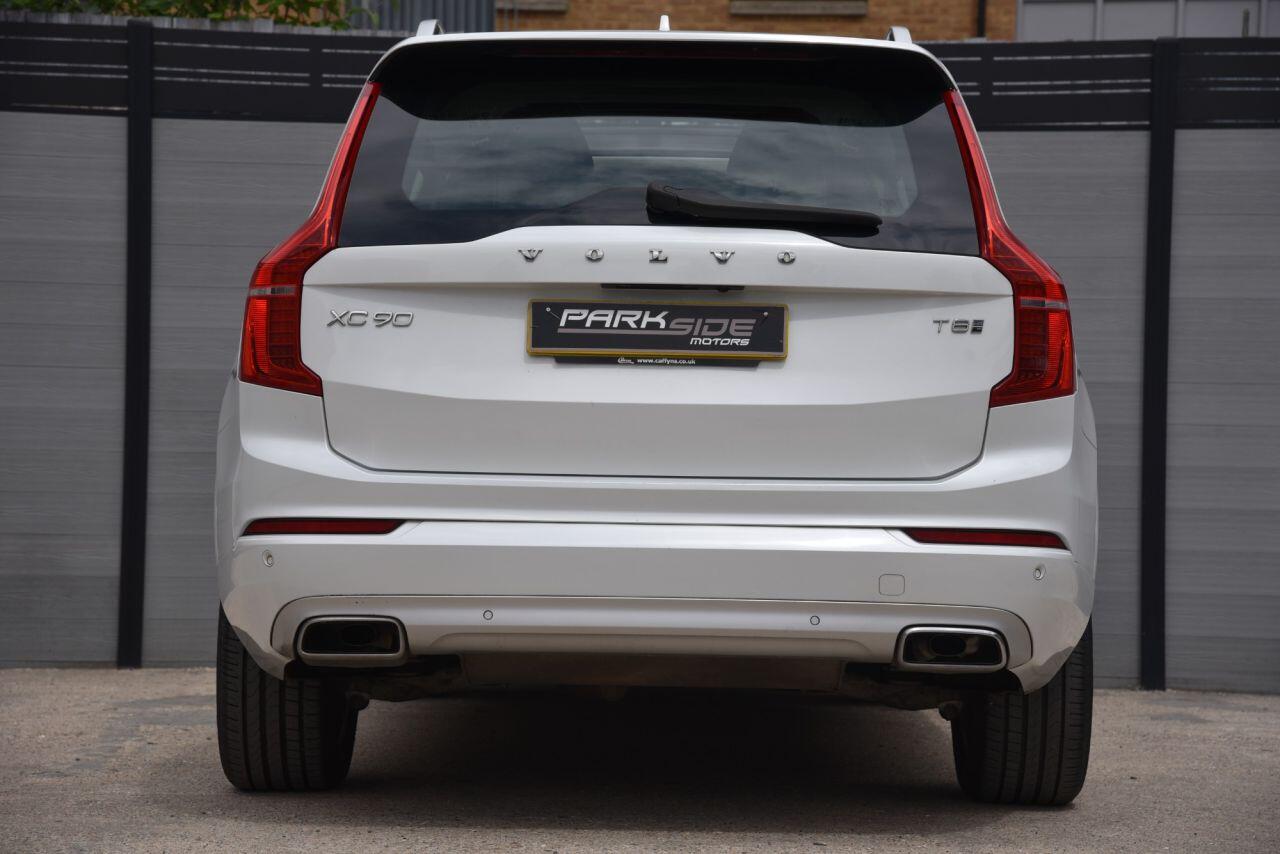 Volvo XC90 view 10