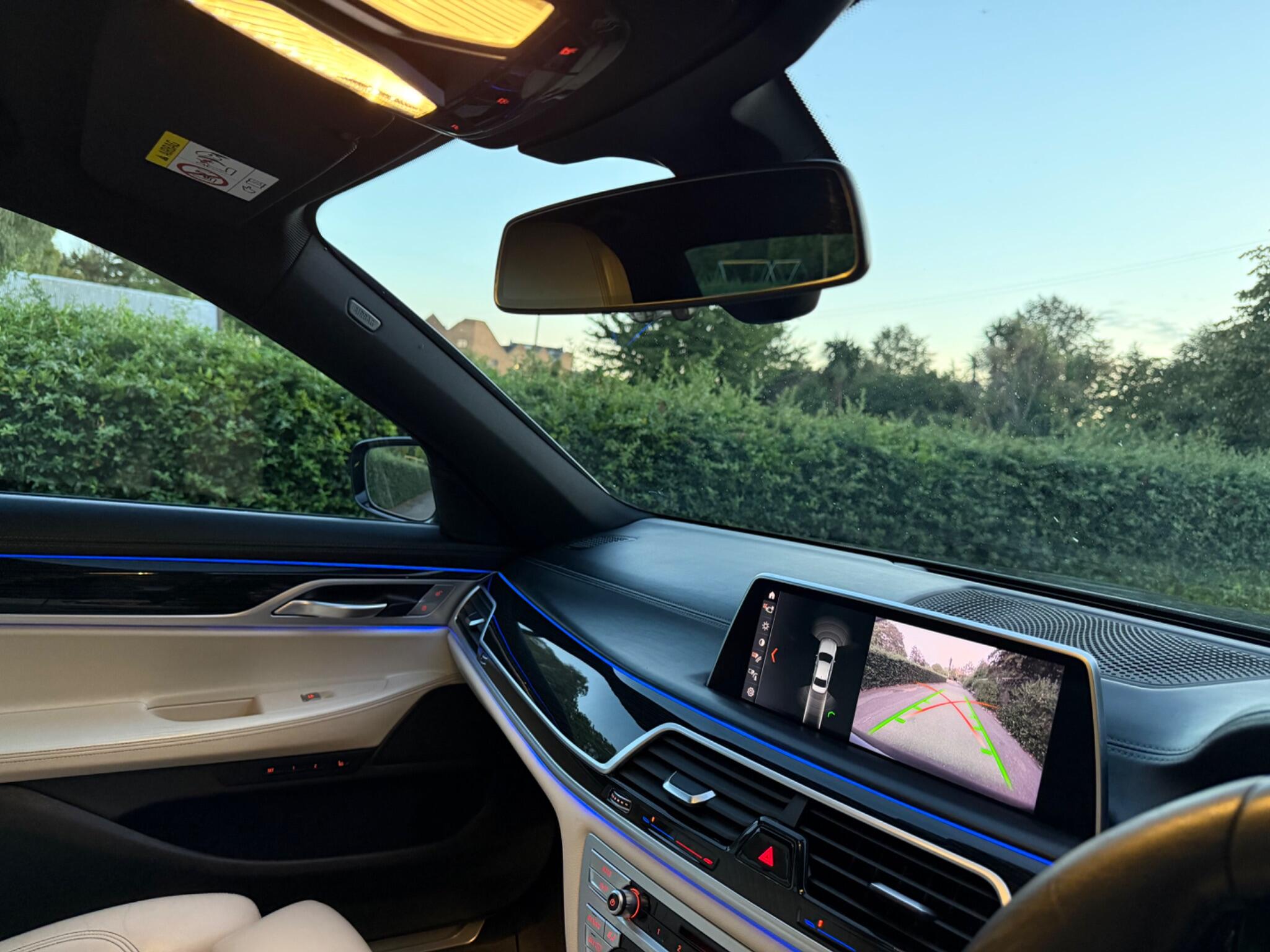 BMW 7 Series view 21
