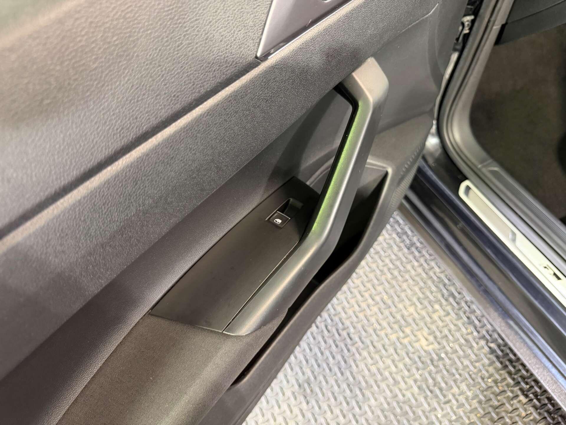 Volkswagen Polo view 50