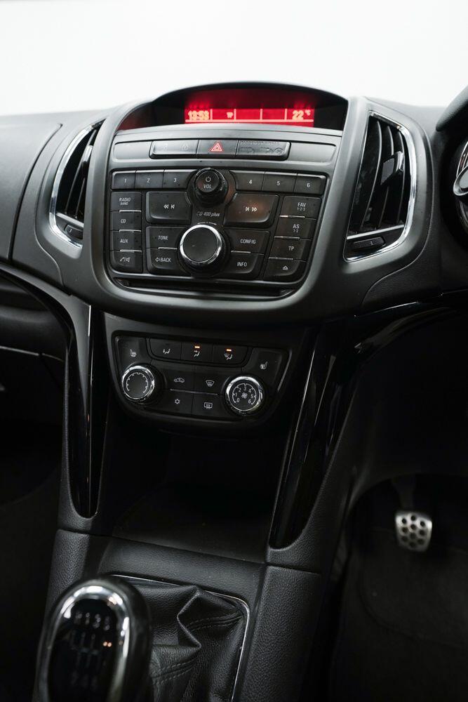 Vauxhall Zafira Tourer view 20