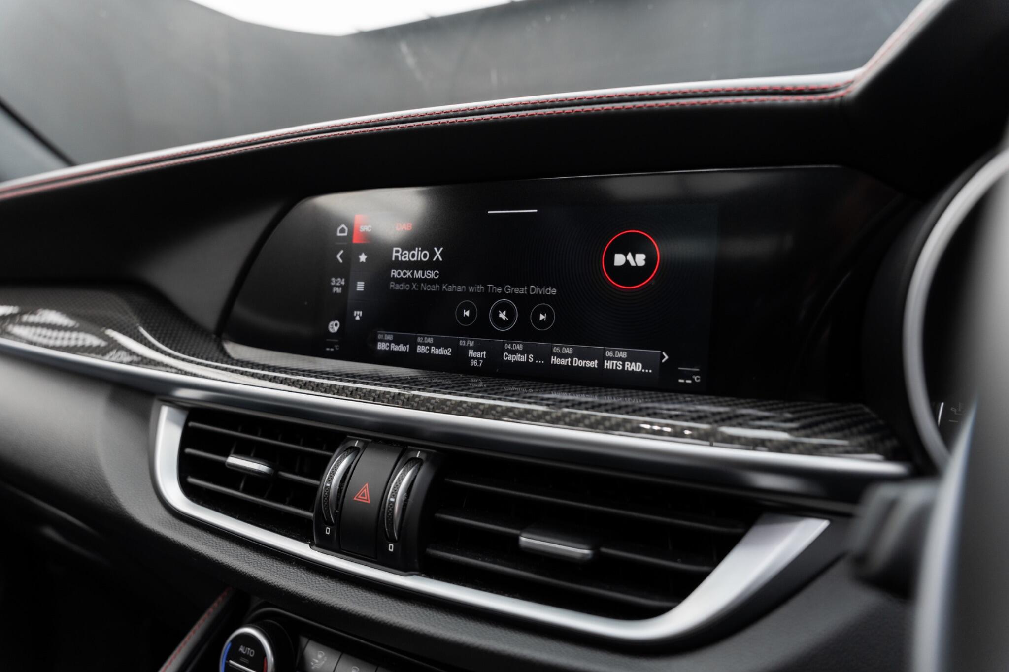 Alfa Romeo Stelvio view 52