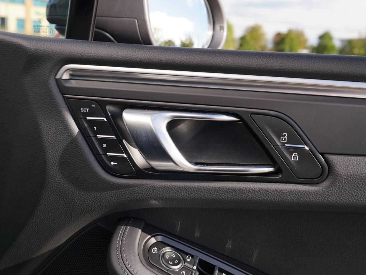 Porsche Macan view 46