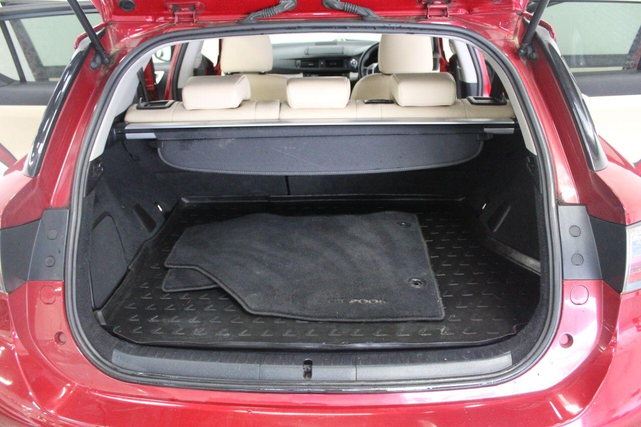 Lexus CT view 24