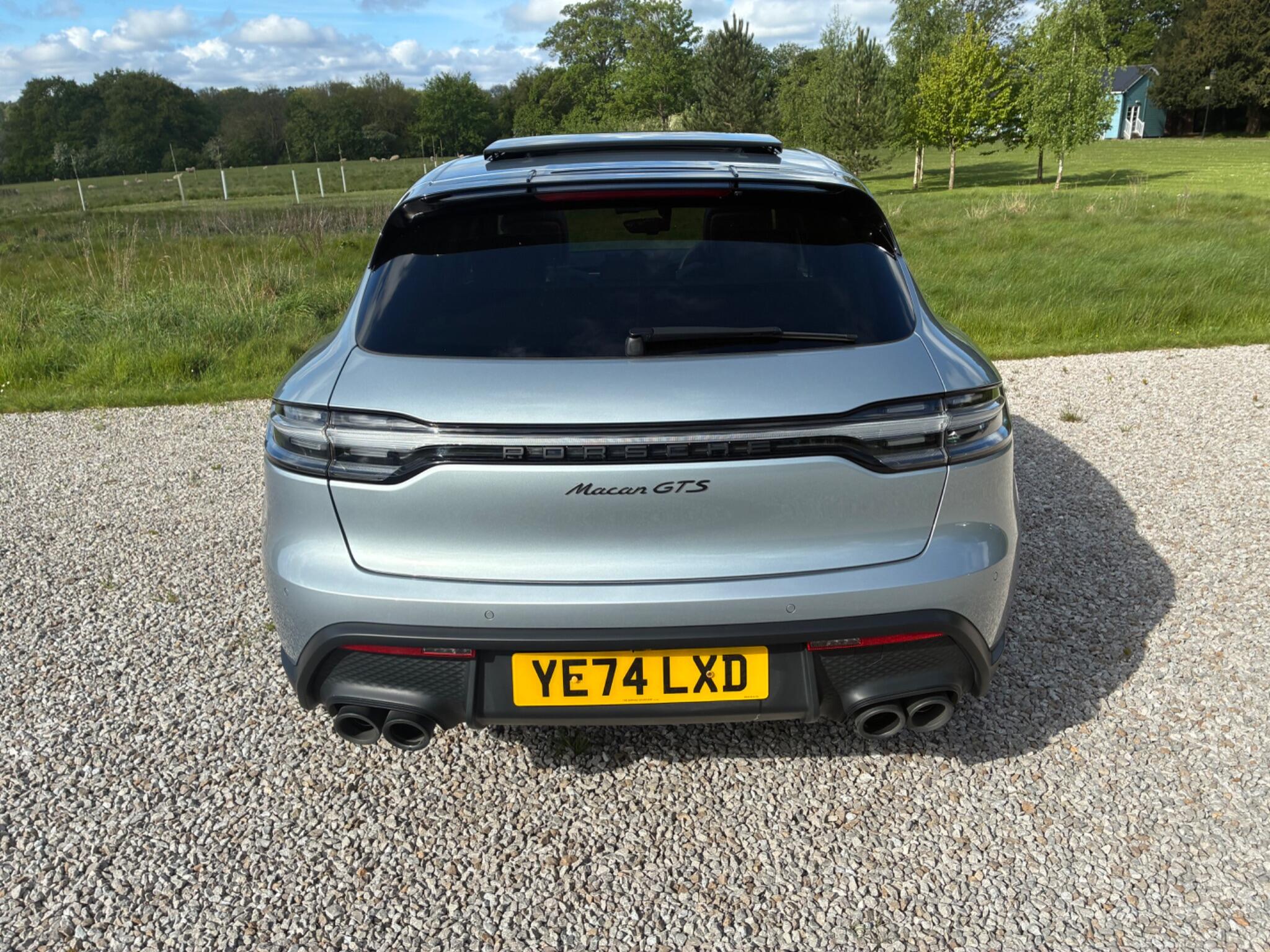 Porsche Macan view 7