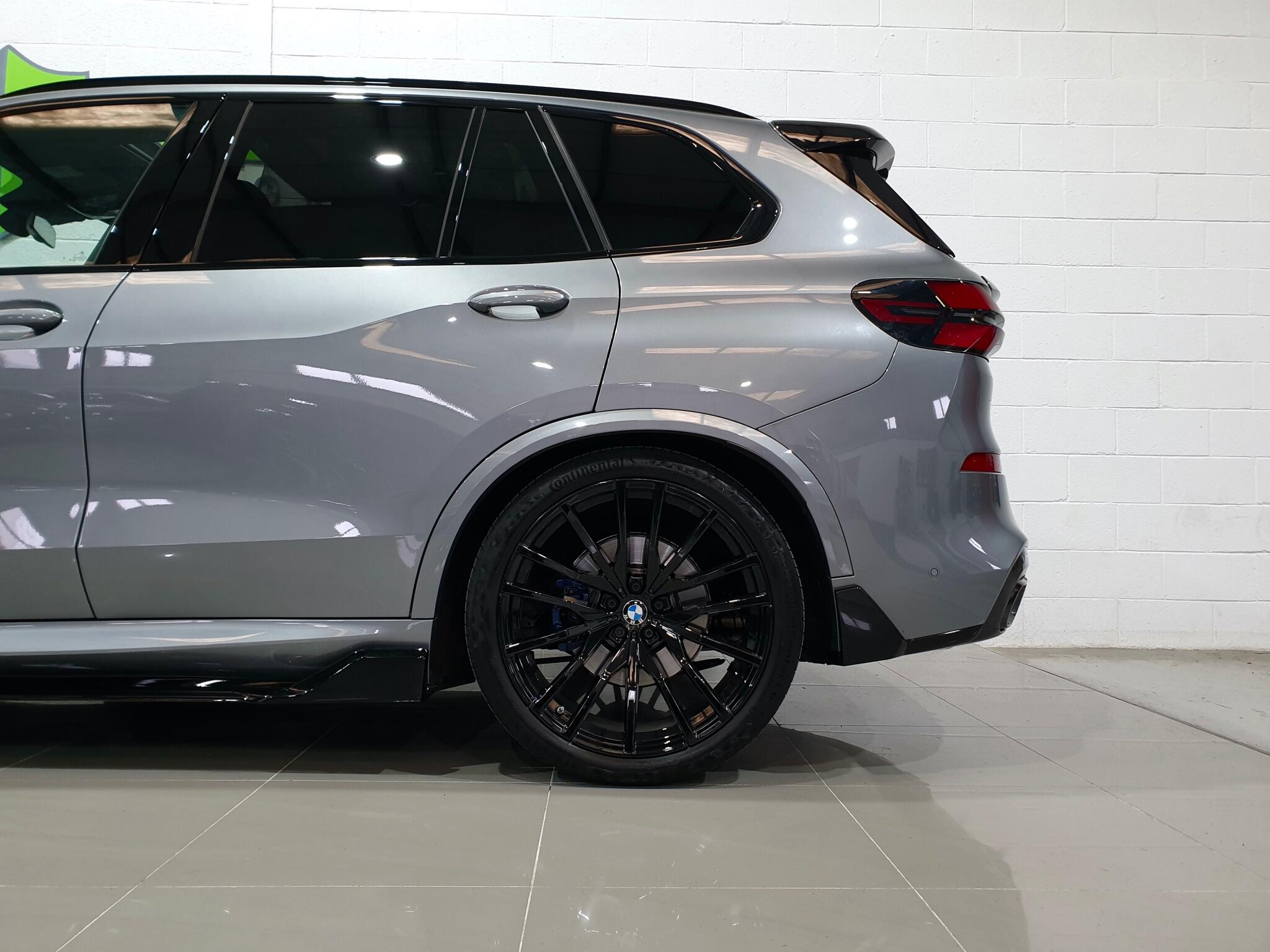 BMW X5 view 28