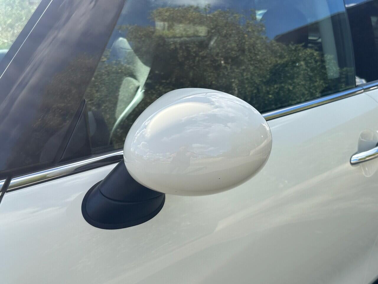 Mini Hatch view 15
