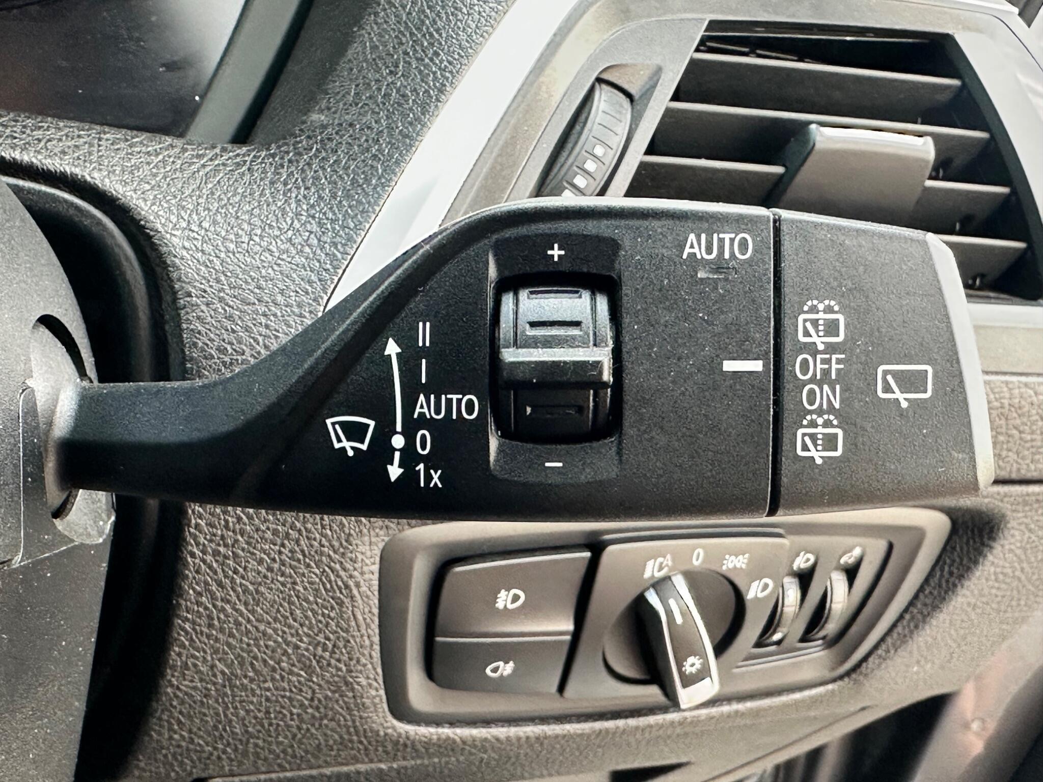 BMW 1 Series view 19