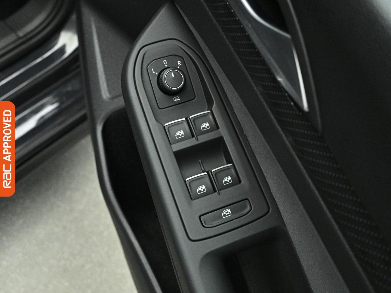 Volkswagen Golf view 24