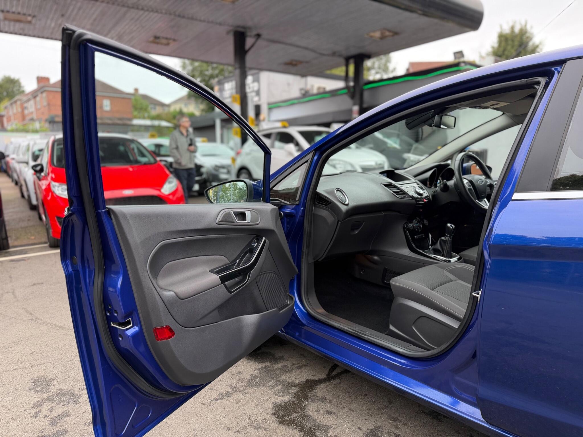 Ford Fiesta view 17