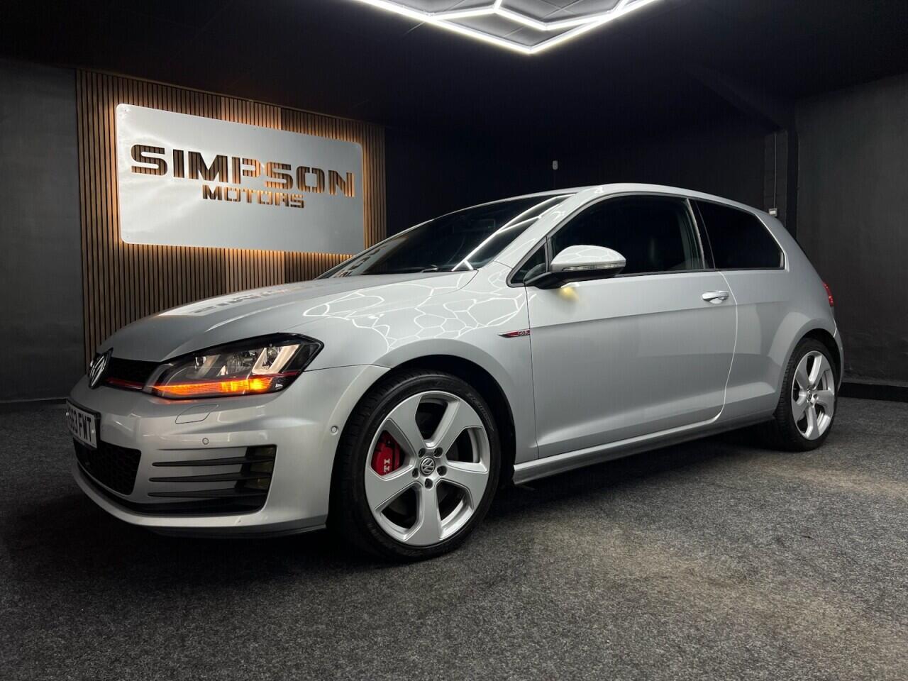 Volkswagen Golf view 3