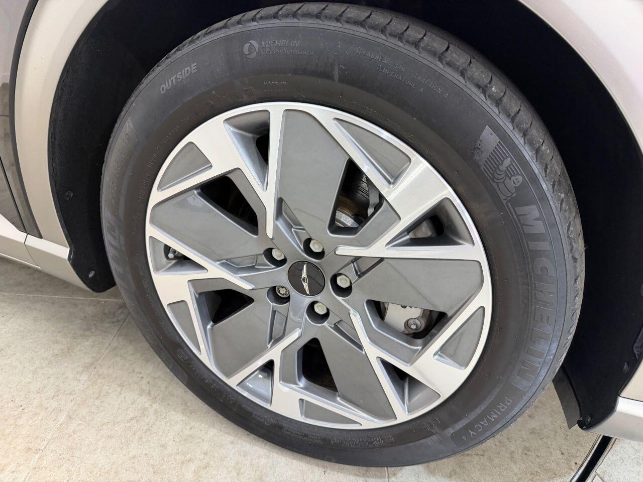Genesis GV60 view 25