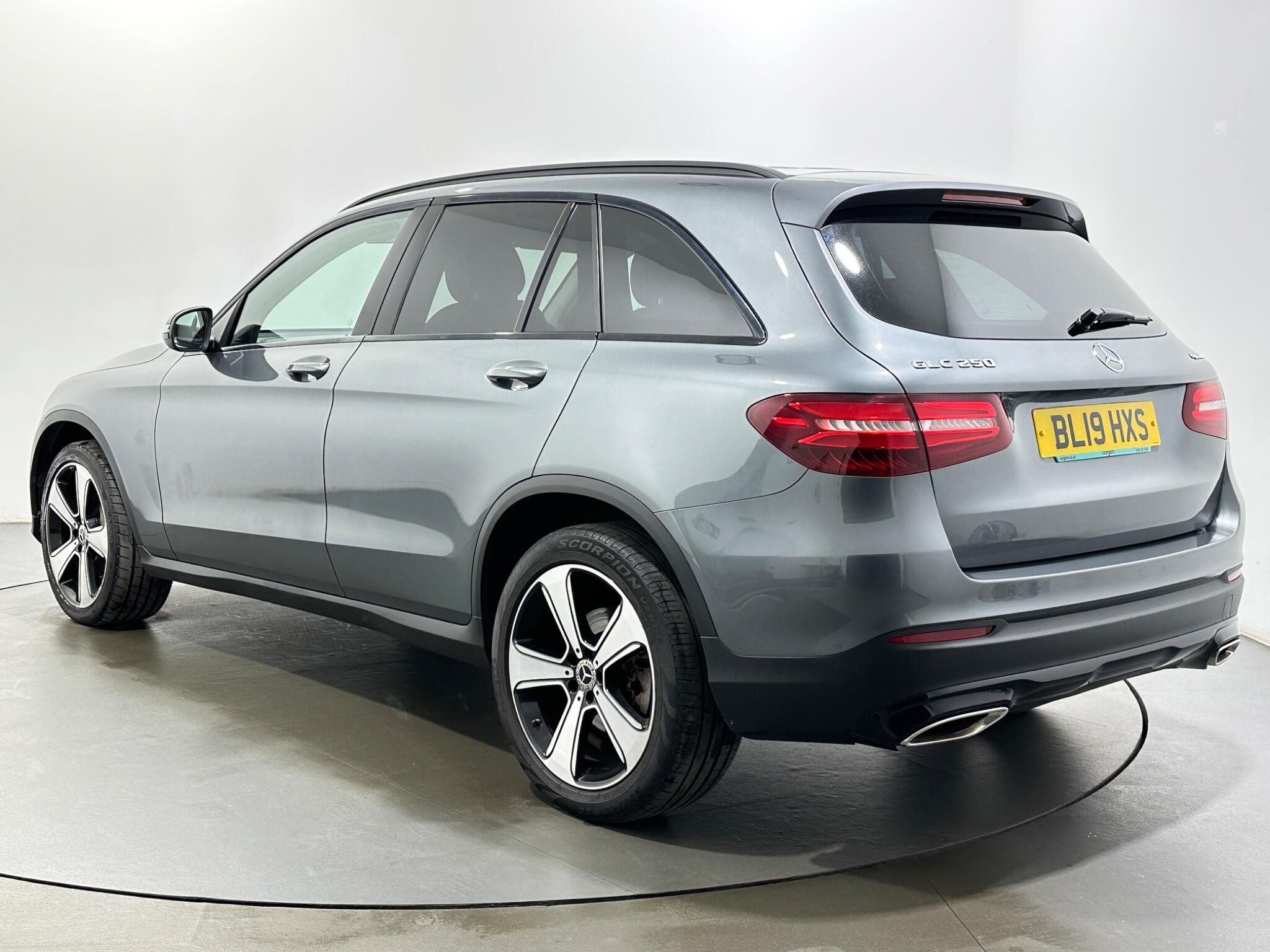 Mercedes-Benz GLC view 6