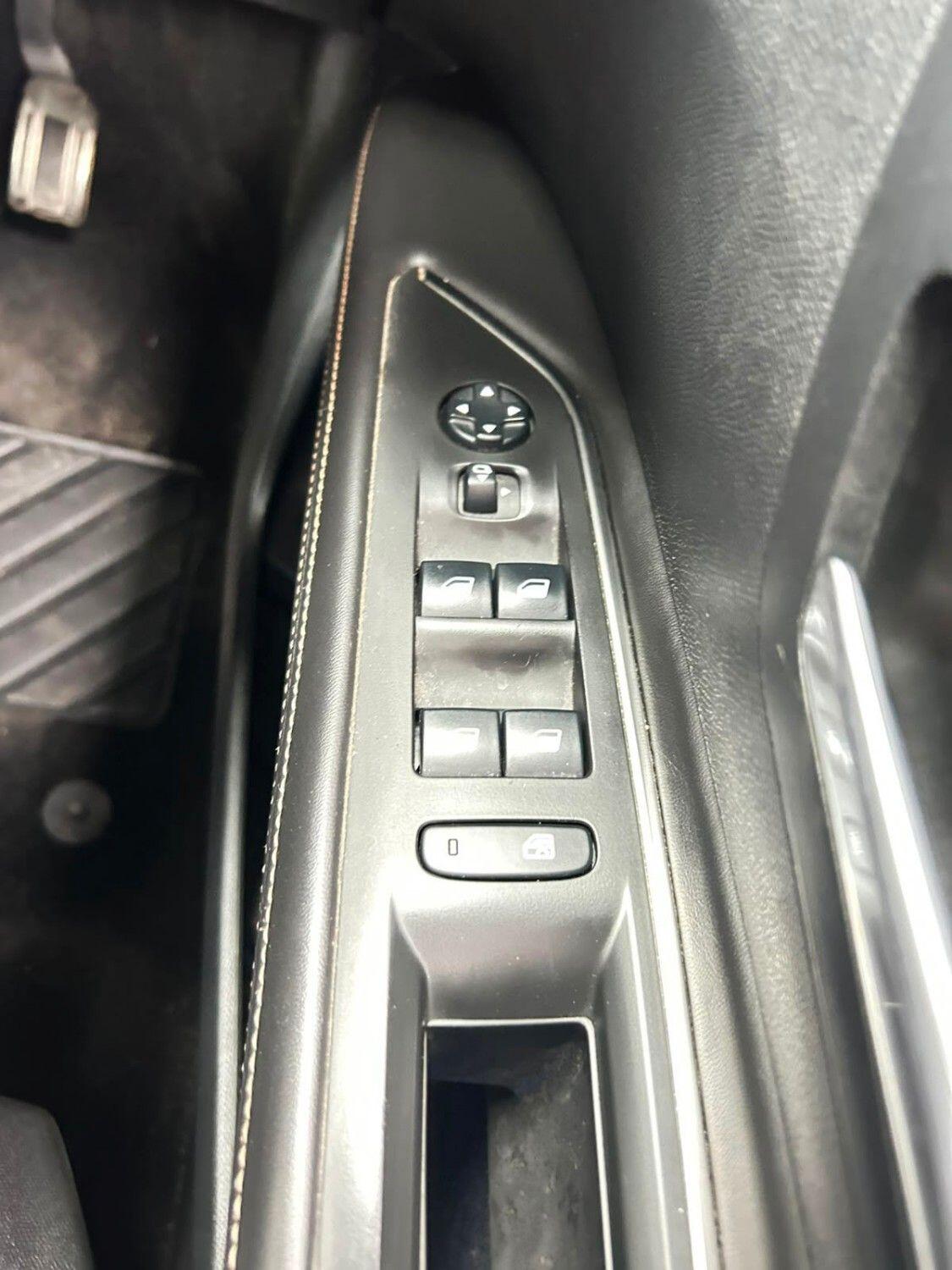 Peugeot 3008 view 21